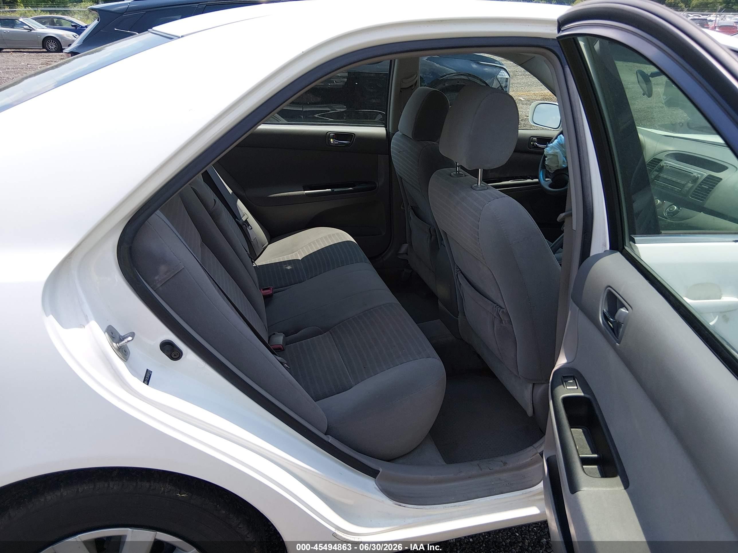 2005 Toyota Camry Le White vin: 4T1BE32K45U611428