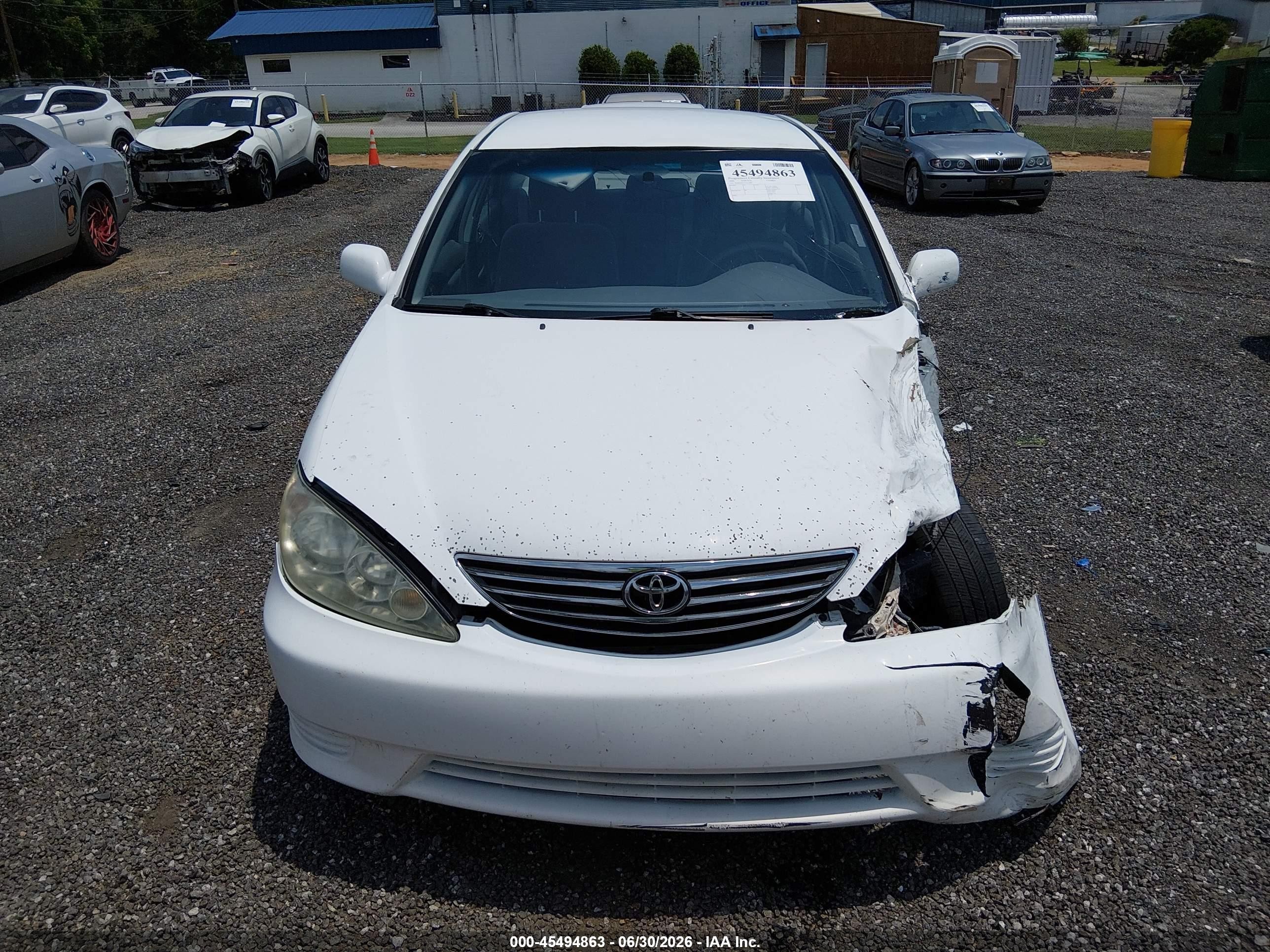 2005 Toyota Camry Le White vin: 4T1BE32K45U611428
