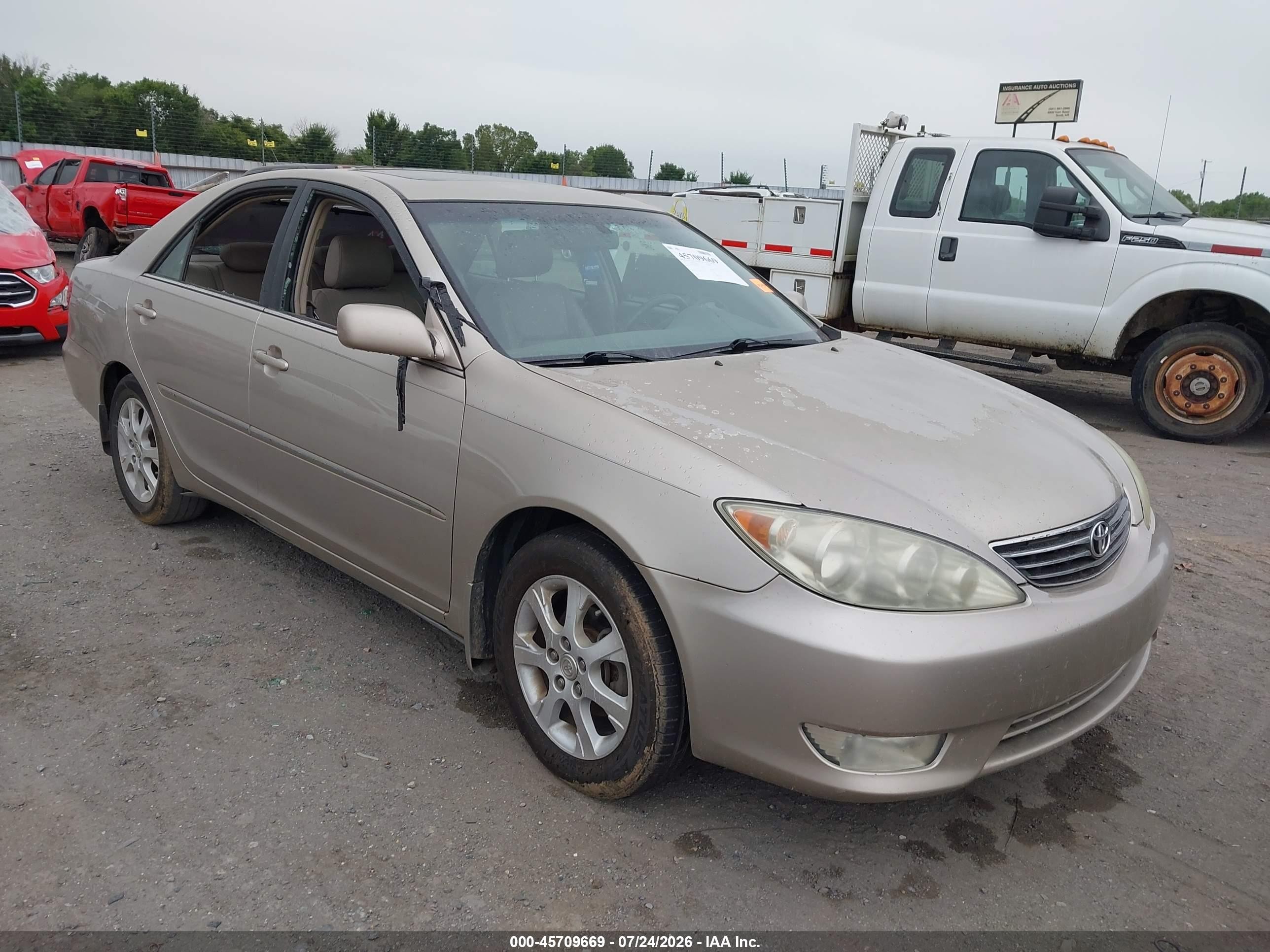 2005 Toyota Camry Xle Gold vin: 4T1BE32K45U619867