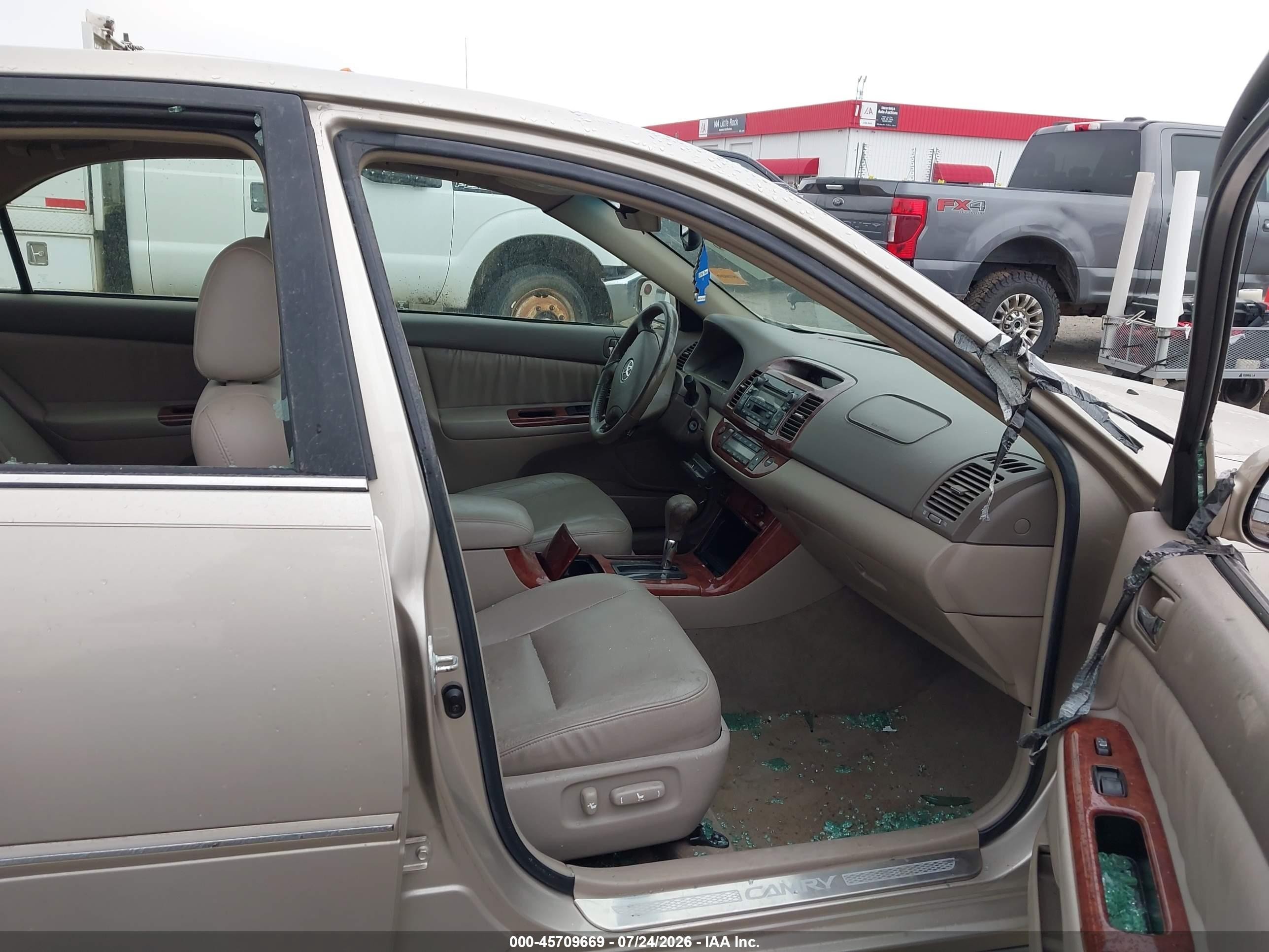 2005 Toyota Camry Xle Gold vin: 4T1BE32K45U619867