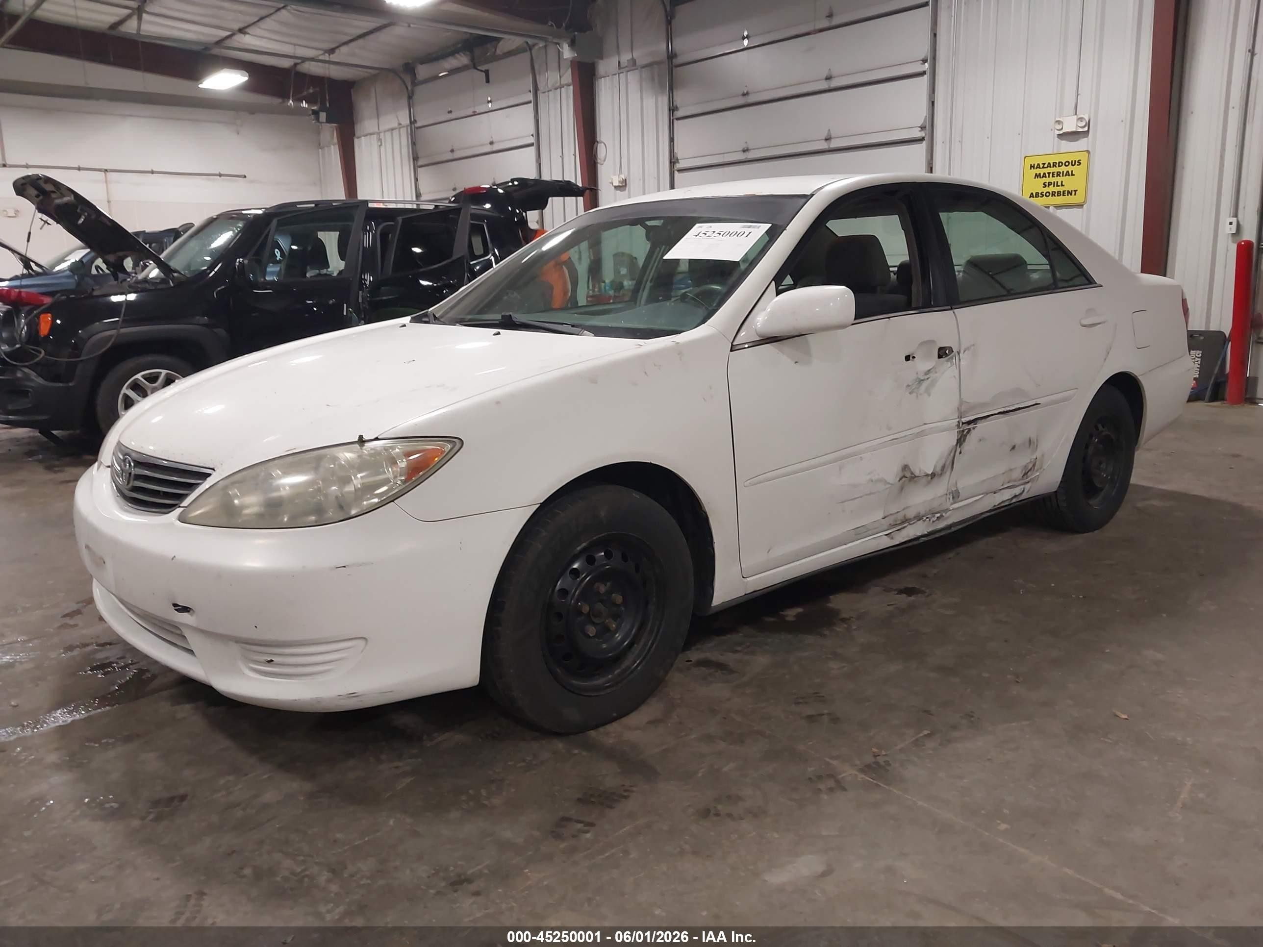 2005 Toyota Camry Le White vin: 4T1BE32K45U623269