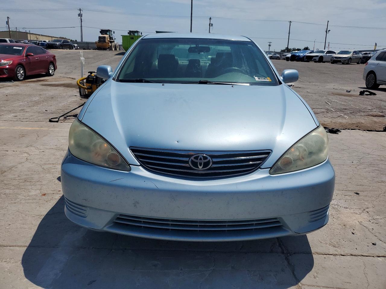 2005 Toyota Camry Le Blue vin: 4T1BE32K45U624907