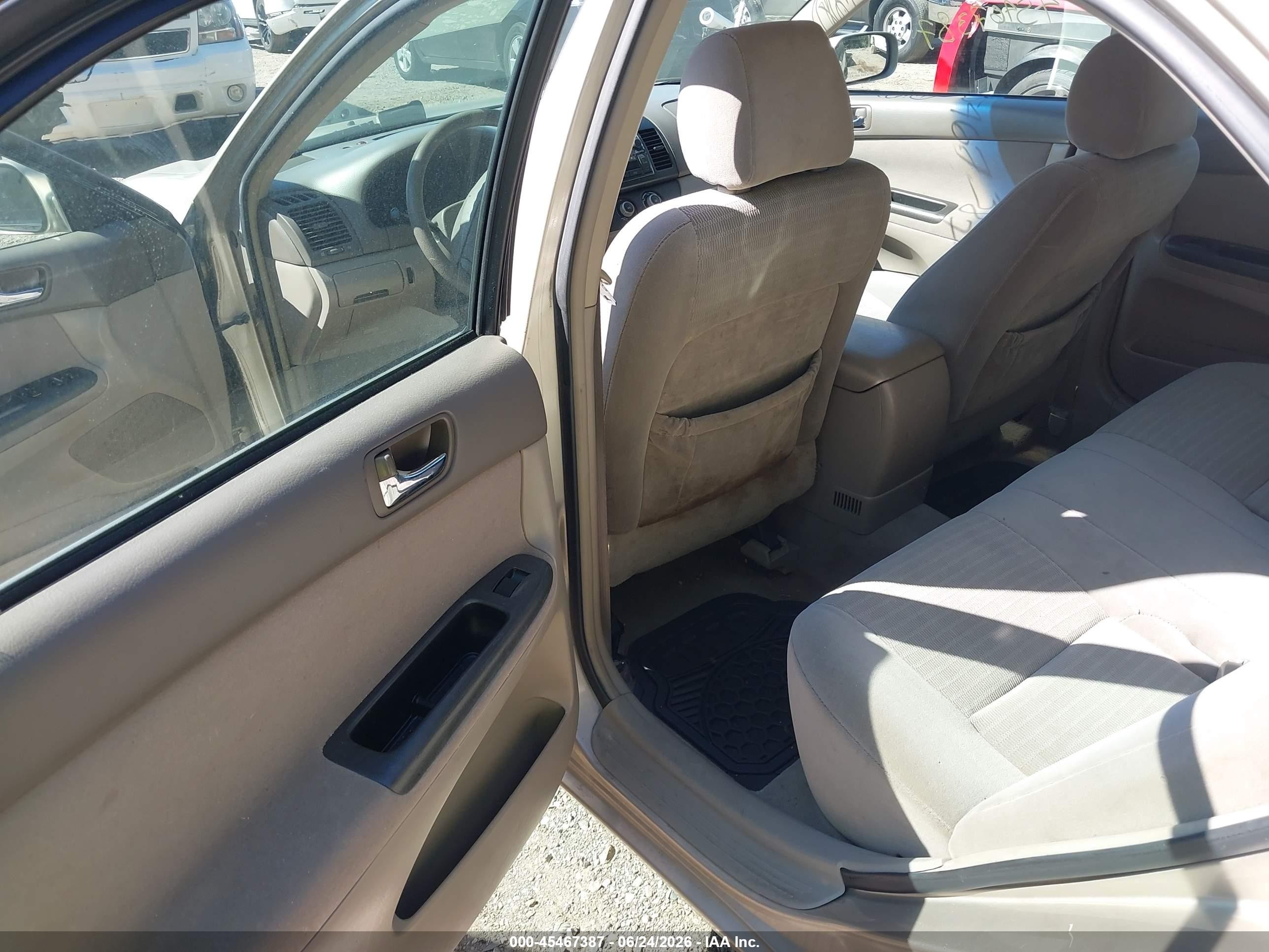 2005 Toyota Camry Le Champagne vin: 4T1BE32K45U941344