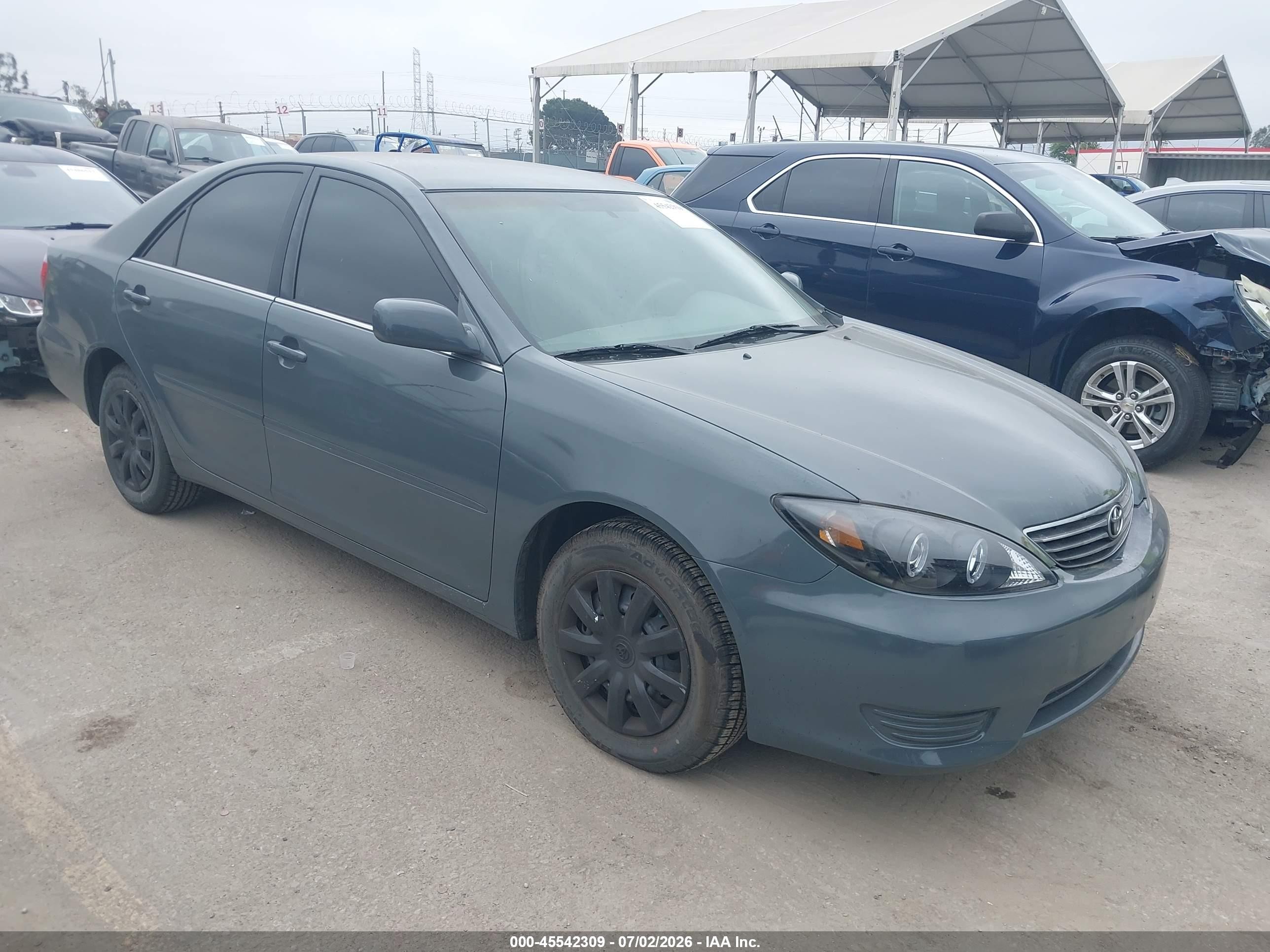 2005 Toyota Camry Le Gray vin: 4T1BE32K45U990737