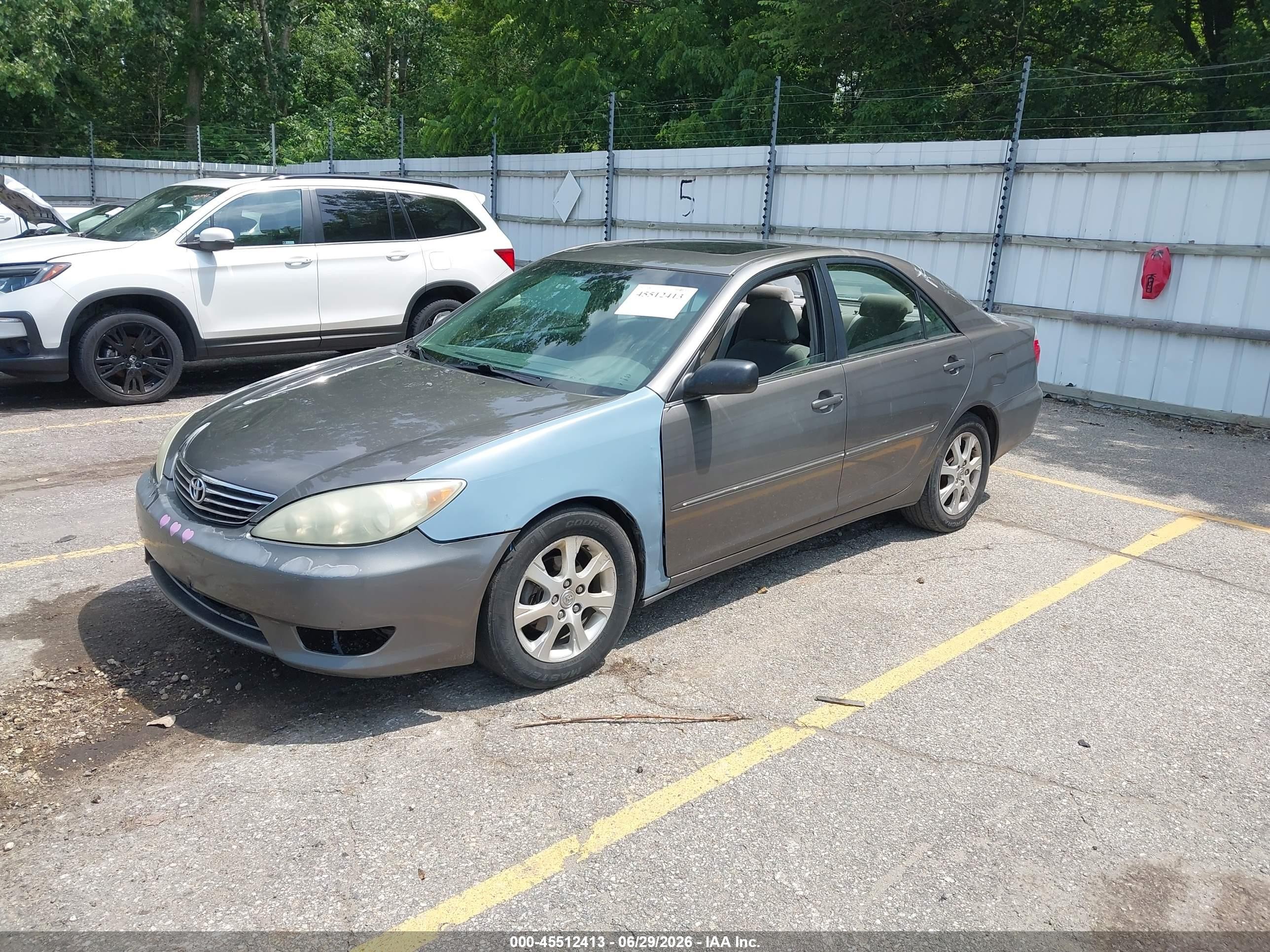 2005 Toyota Camry Xle Серый vin: 4T1BE32K45U991533