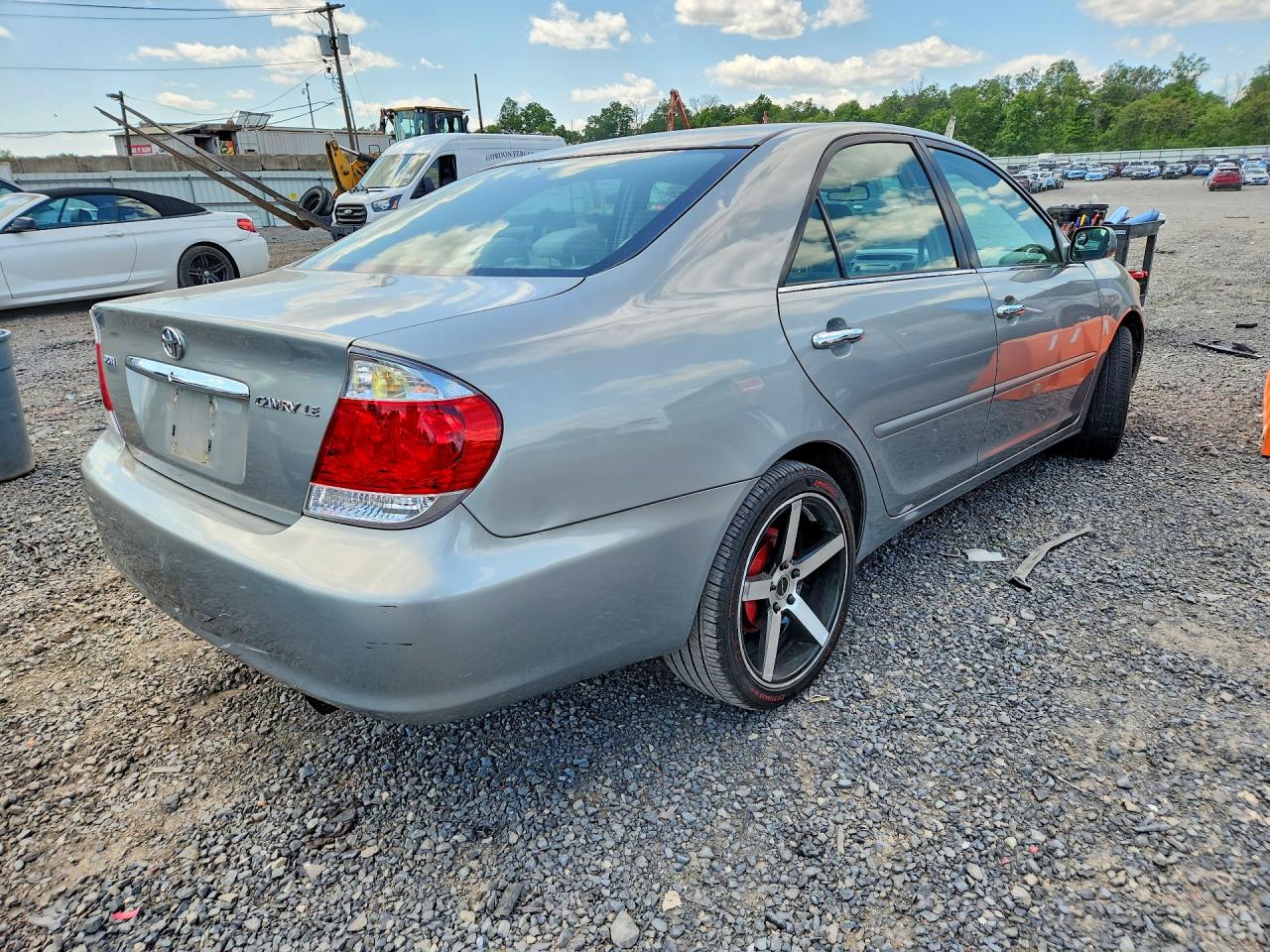 2005 Toyota Camry 4d S Gray vin: 4T1BE32K45U993735
