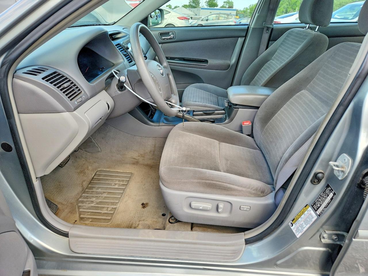 2005 Toyota Camry 4d S Gray vin: 4T1BE32K45U993735