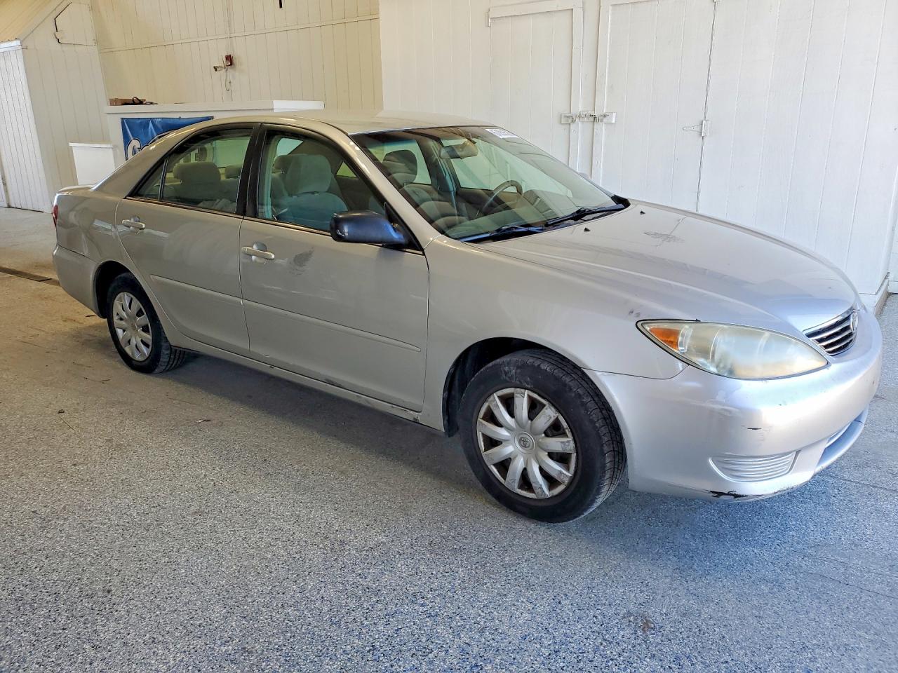 2006 Toyota Camry Le Gray vin: 4T1BE32K46U108273