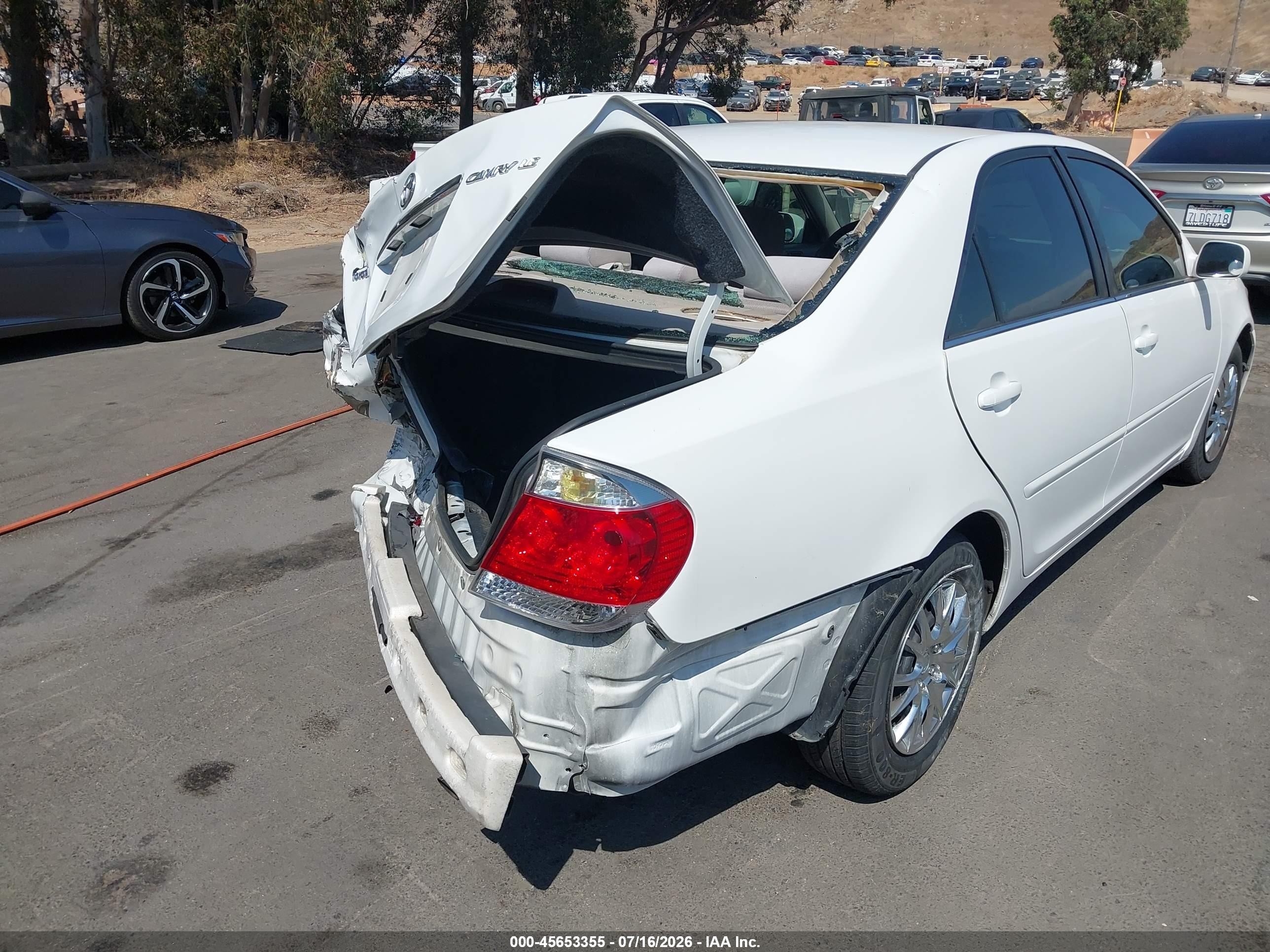 2006 Toyota Camry Le White vin: 4T1BE32K46U724426