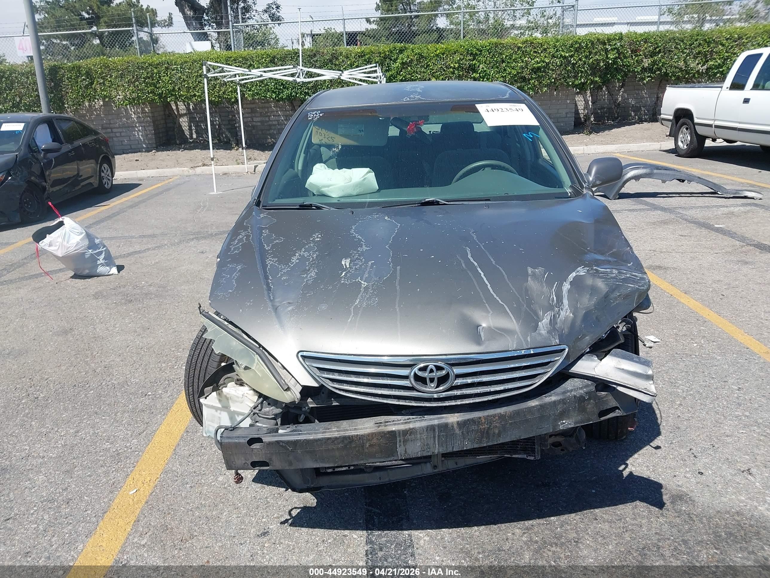 2006 Toyota Camry Le Gray vin: 4T1BE32K46U740058