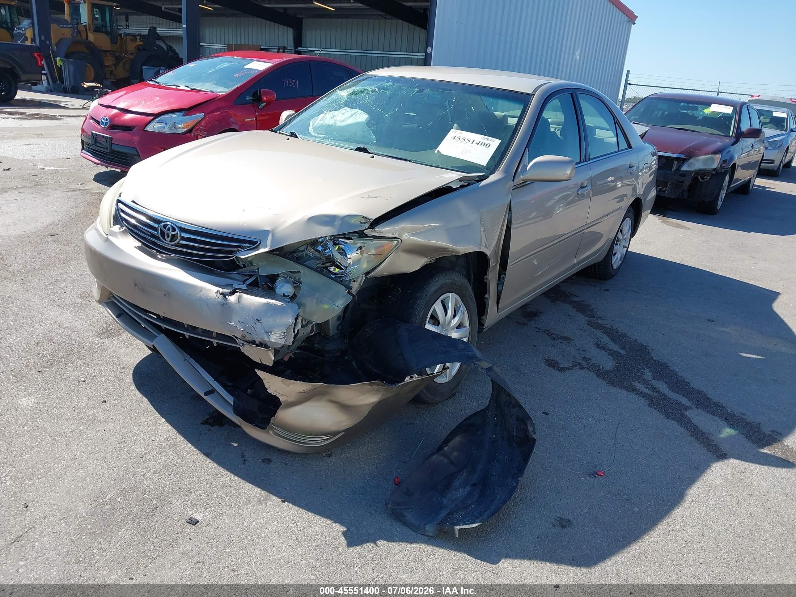 2006 Toyota Camry Le Gold vin: 4T1BE32K46U747799