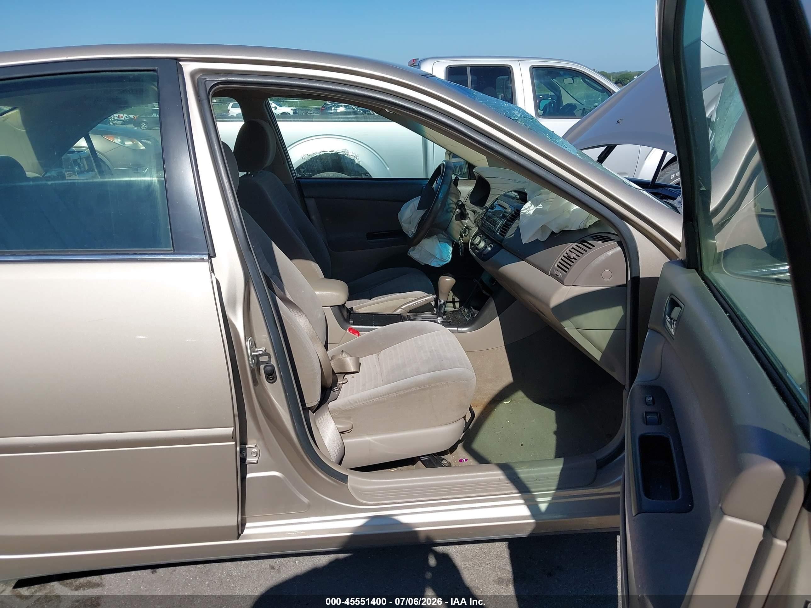 2006 Toyota Camry Le Gold vin: 4T1BE32K46U747799