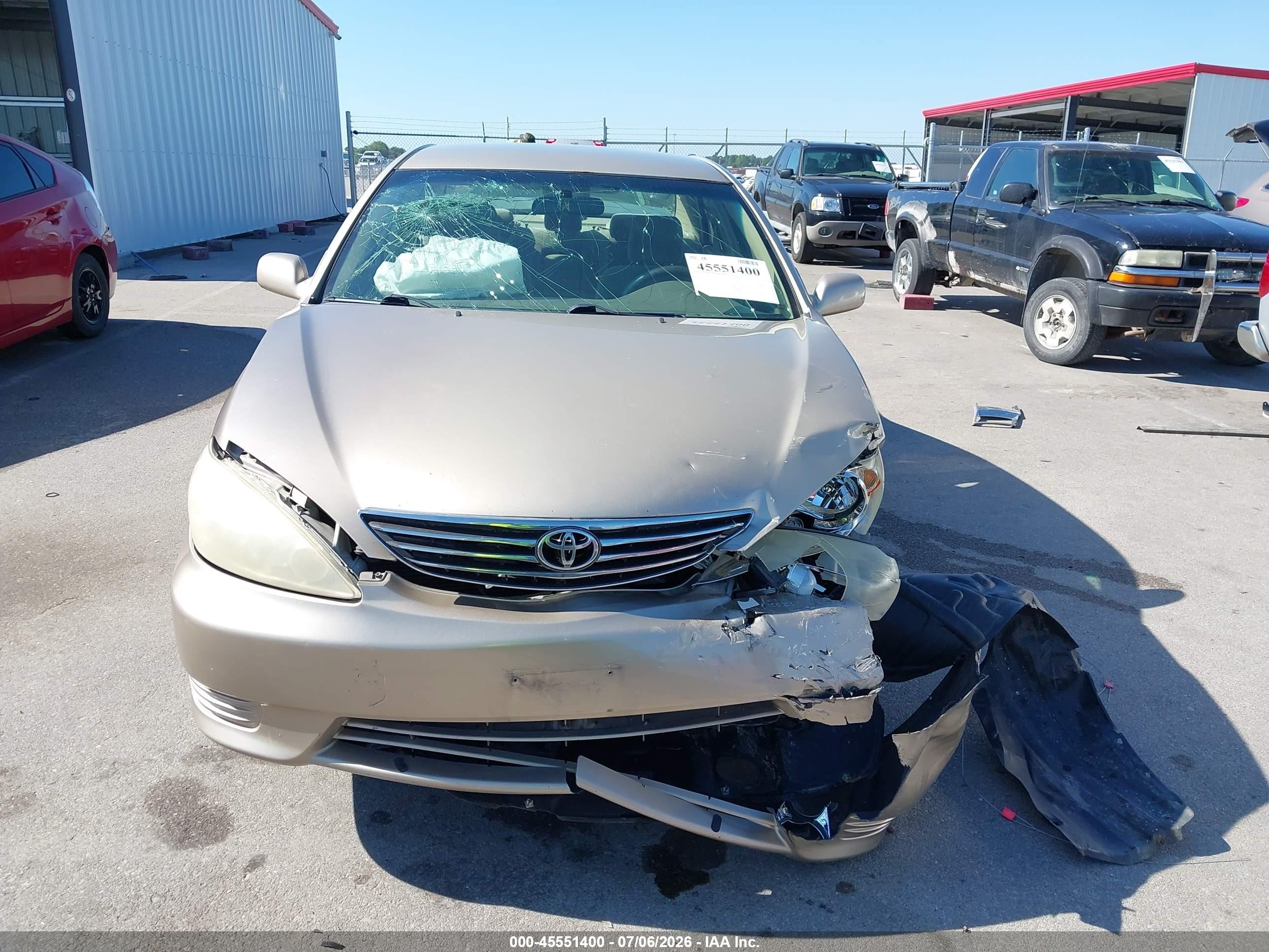 2006 Toyota Camry Le Gold vin: 4T1BE32K46U747799