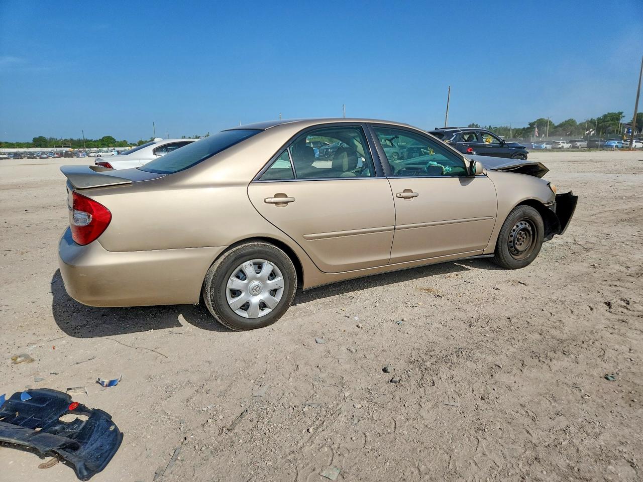 2002 Toyota Camry Le Желто-коричневый vin: 4T1BE32K52U014090