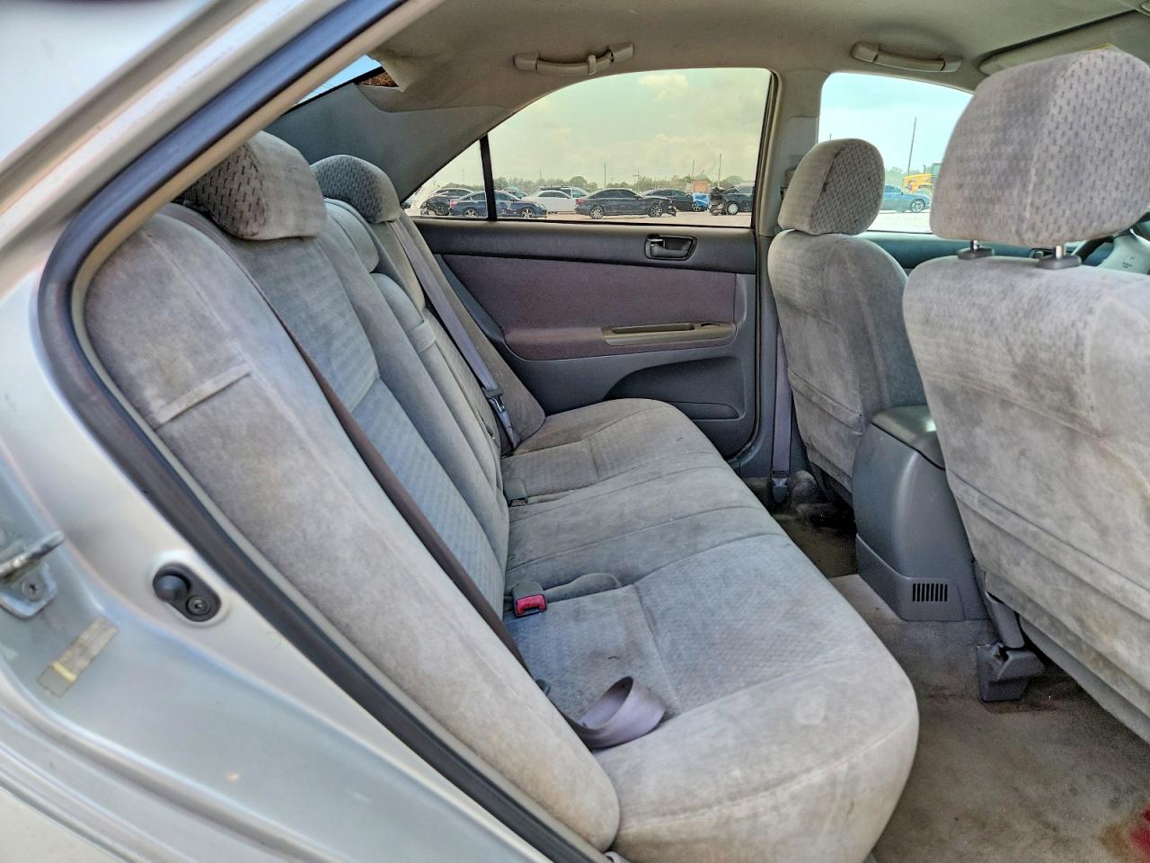 2002 Toyota Camry Le Silver vin: 4T1BE32K52U029284