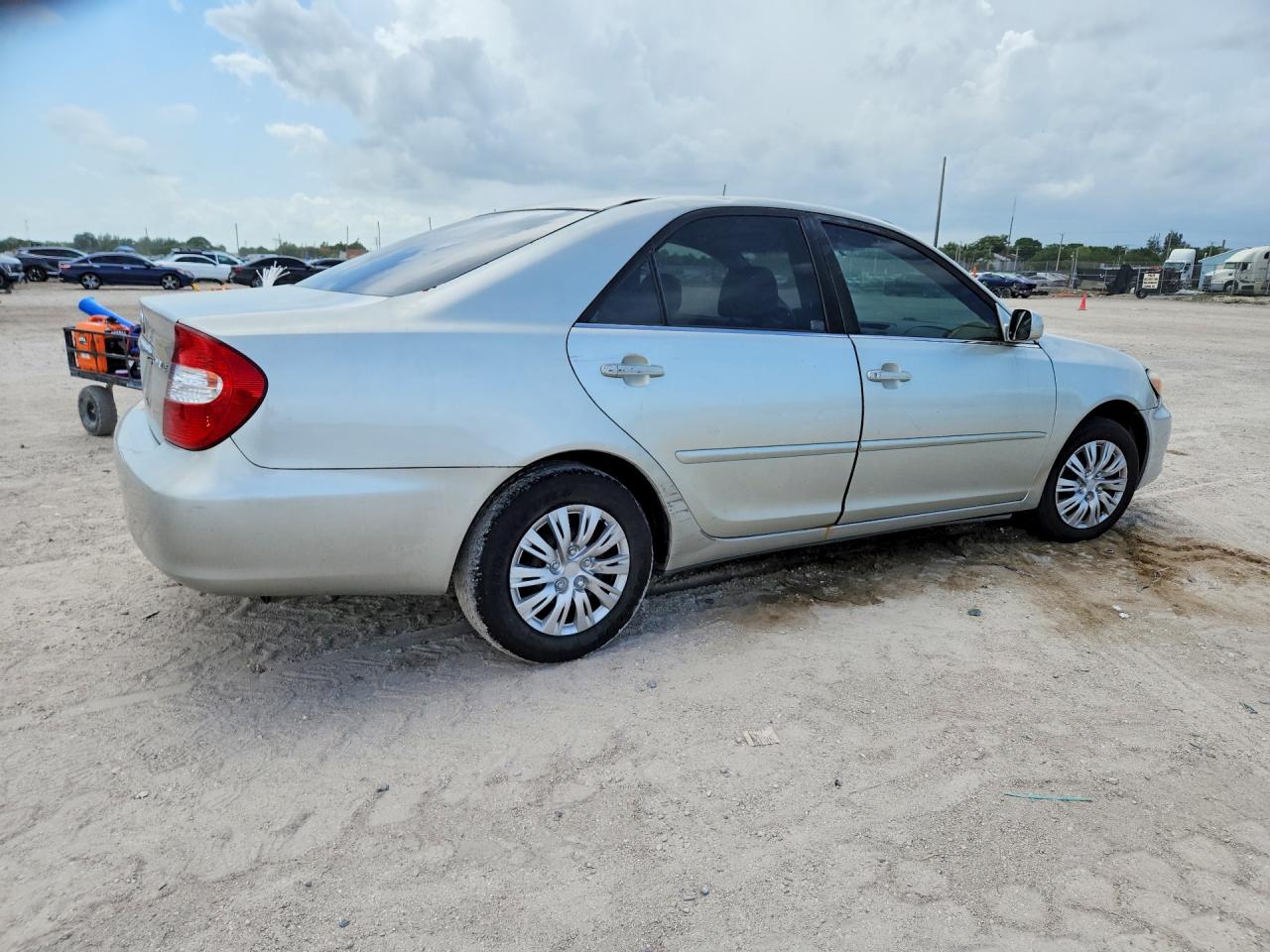 2002 Toyota Camry Le Silver vin: 4T1BE32K52U029284