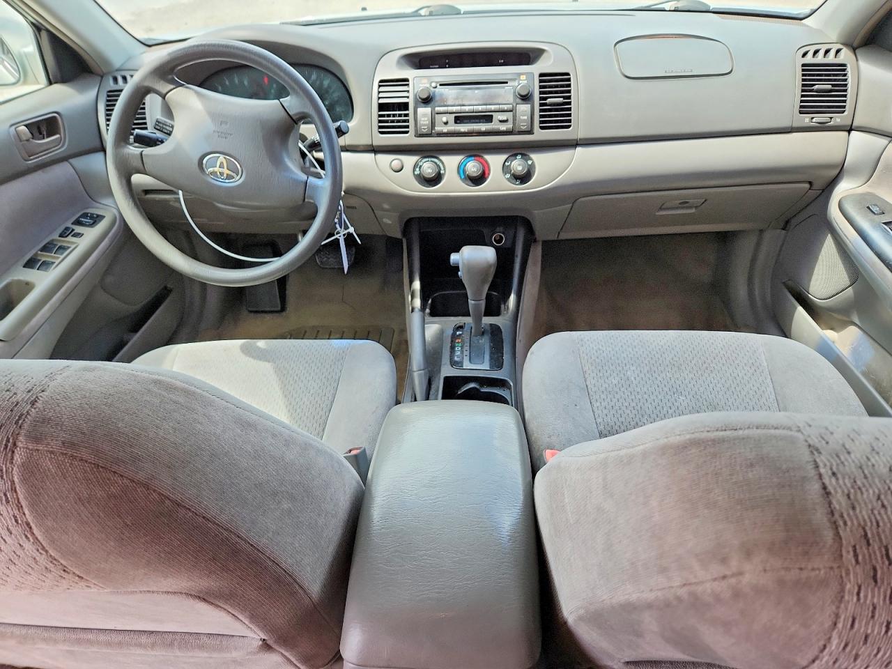 2002 Toyota Camry Le Silver vin: 4T1BE32K52U029284