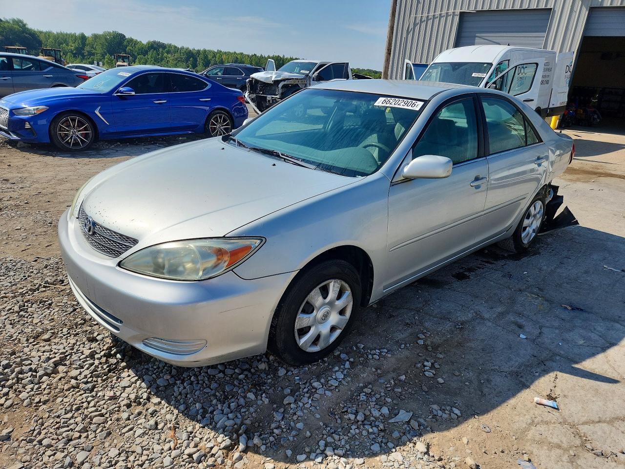 2002 Toyota Camry Le Silver vin: 4T1BE32K52U050765