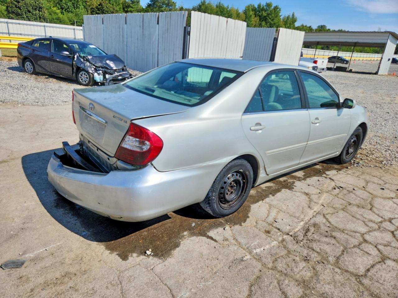 2002 Toyota Camry Le Silver vin: 4T1BE32K52U050765