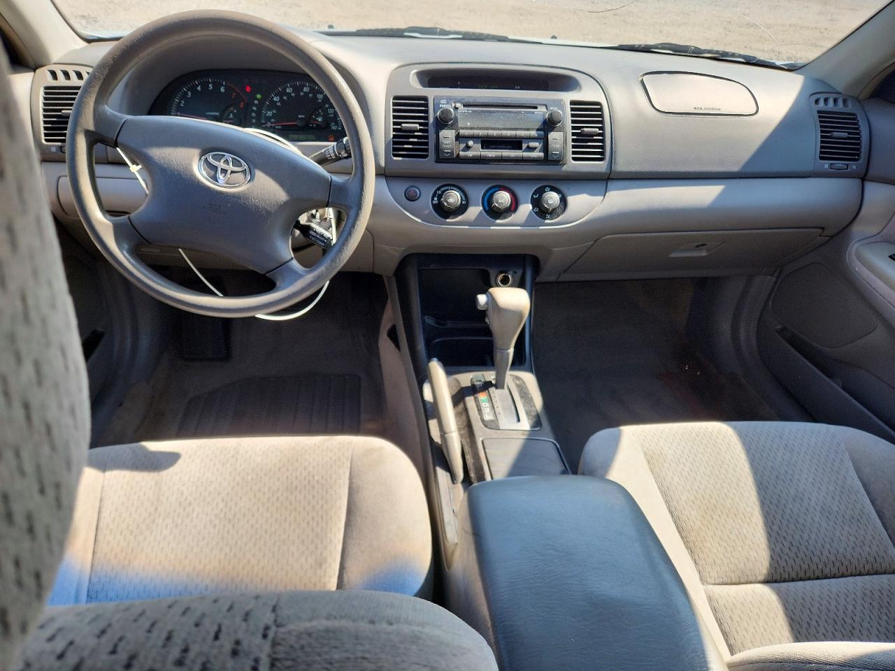 2002 Toyota Camry Le Silver vin: 4T1BE32K52U050765