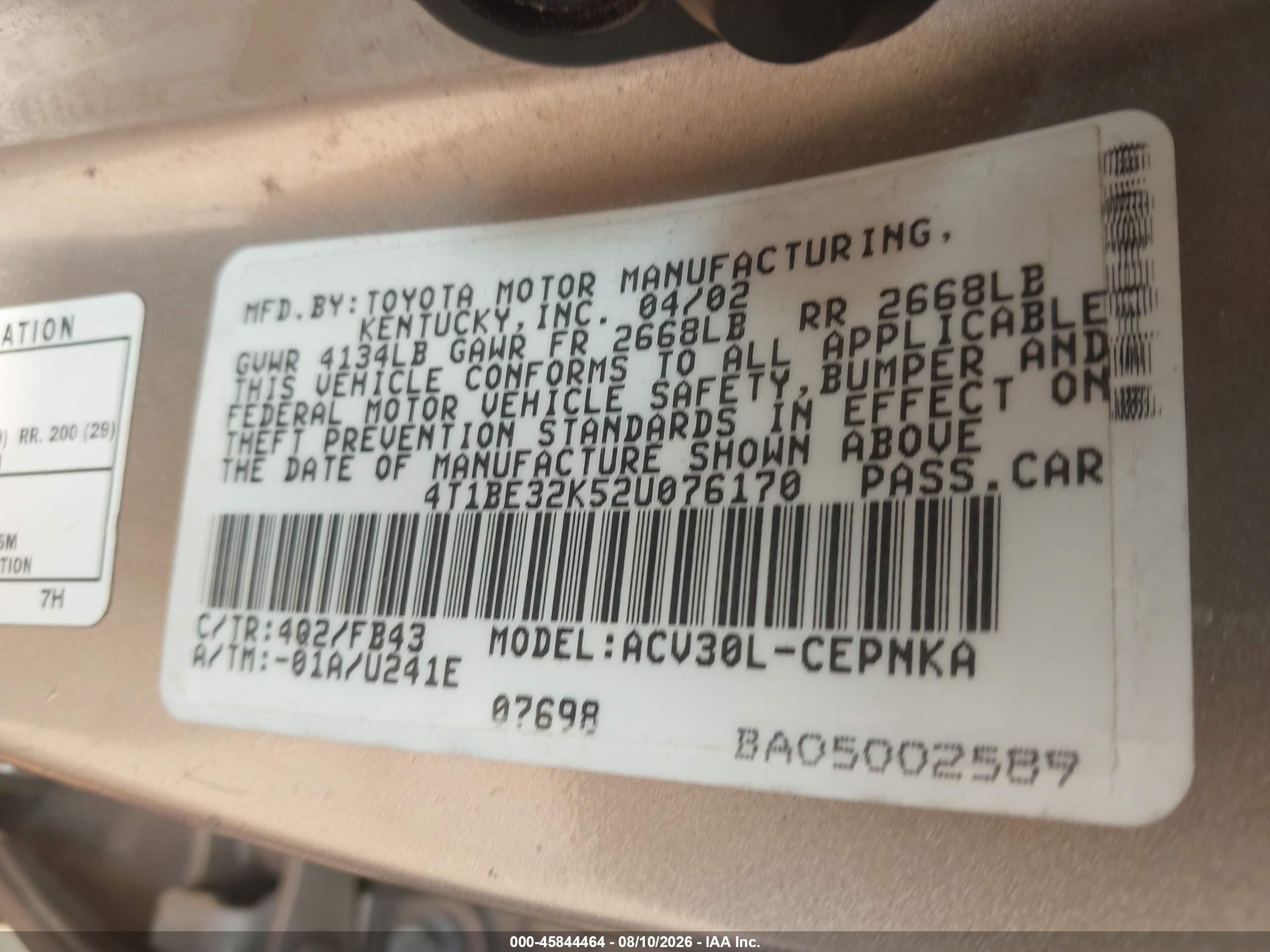 2002 Toyota Camry Le Gold vin: 4T1BE32K52U076170