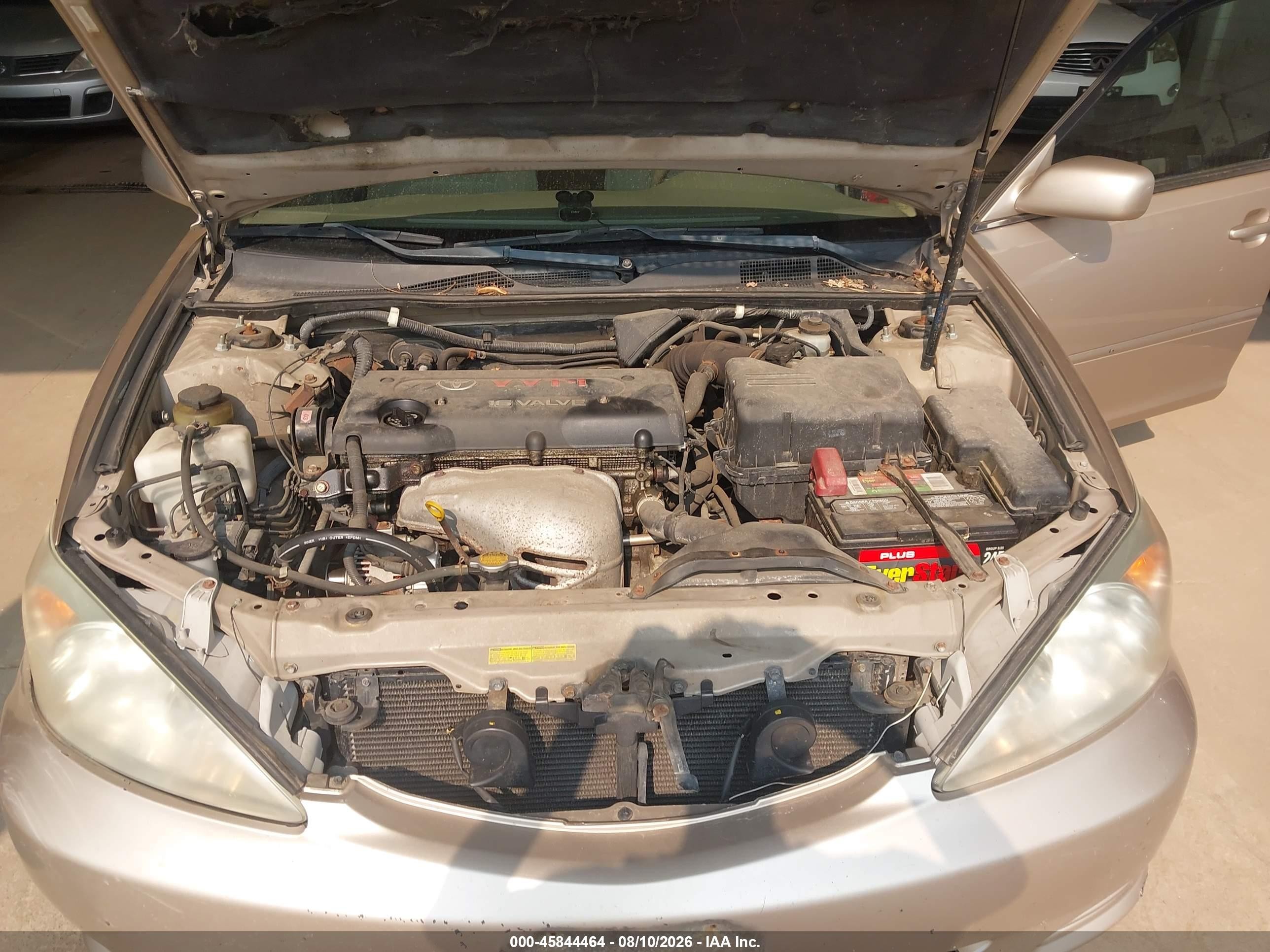 2002 Toyota Camry Le Gold vin: 4T1BE32K52U076170