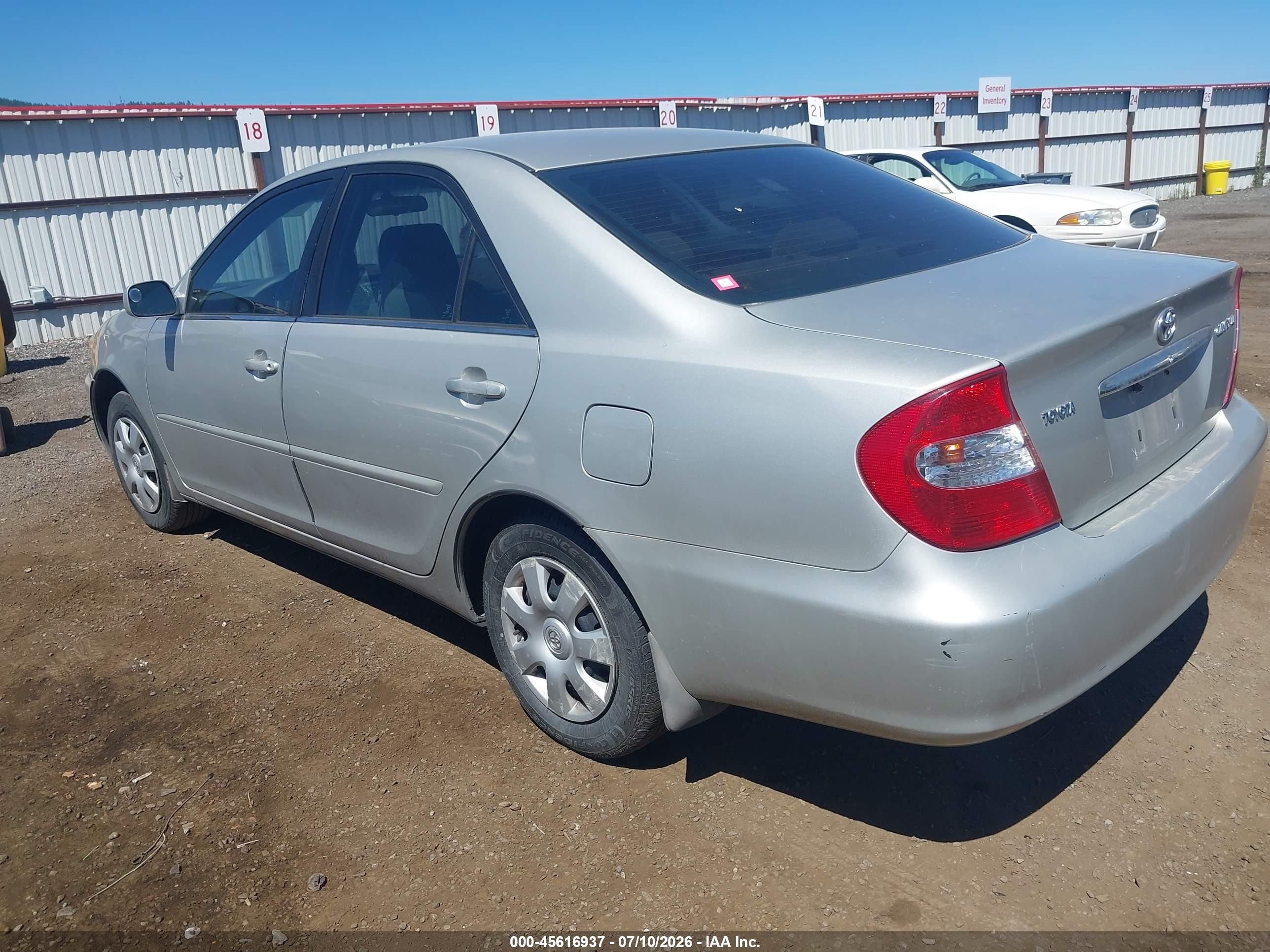 2002 Toyota Camry Le Silver vin: 4T1BE32K52U104338