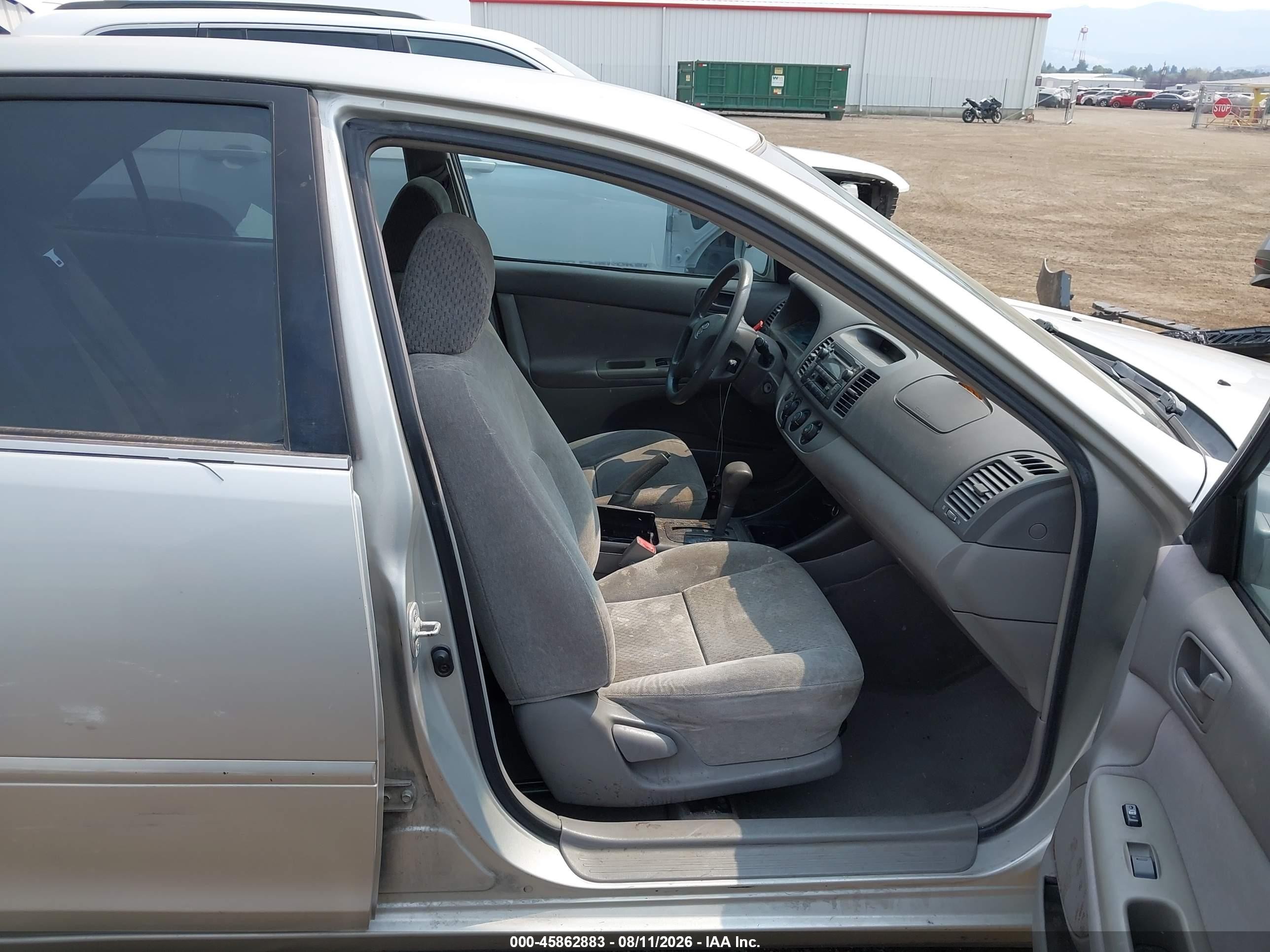 2002 Toyota Camry Le Silver vin: 4T1BE32K52U104338