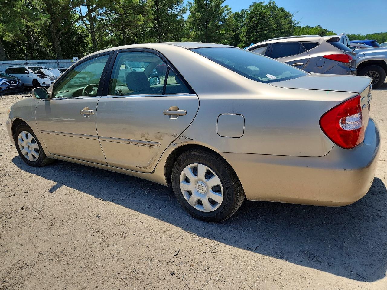 2002 Toyota Camry Le Tan vin: 4T1BE32K52U505663