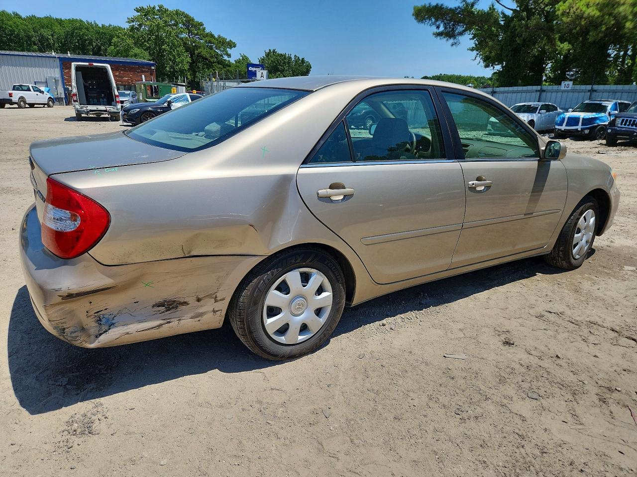 2002 Toyota Camry Le Tan vin: 4T1BE32K52U505663