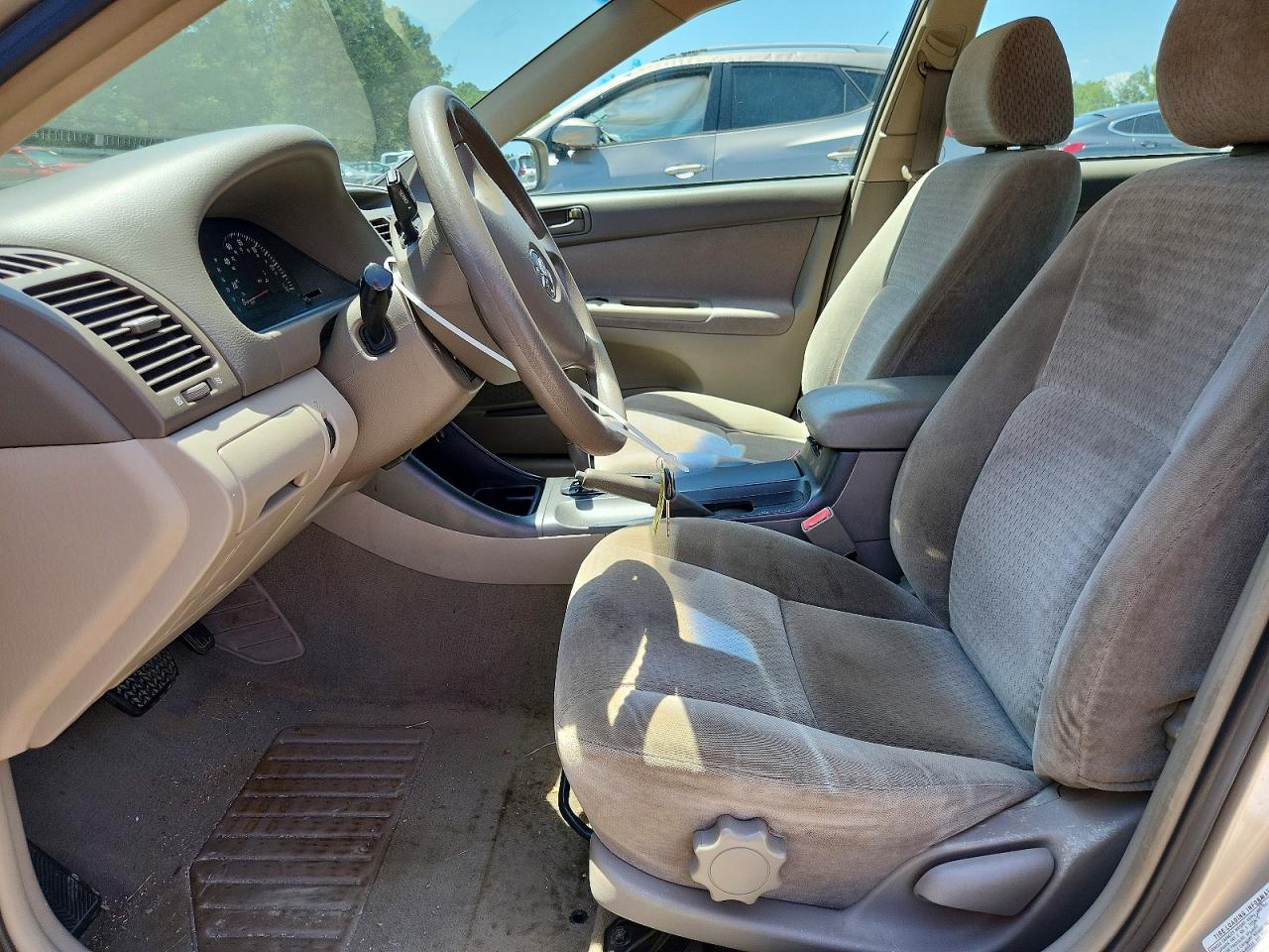 2002 Toyota Camry Le Tan vin: 4T1BE32K52U505663