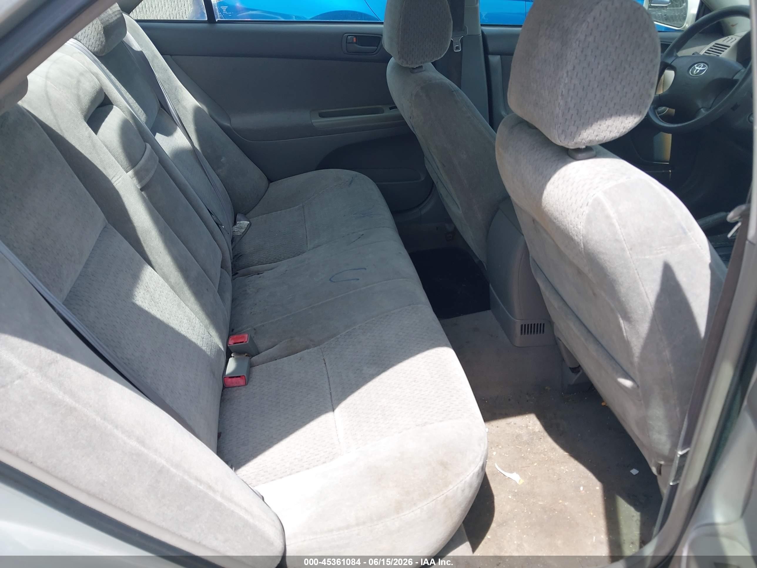 2002 Toyota Camry Le Silver vin: 4T1BE32K52U525072