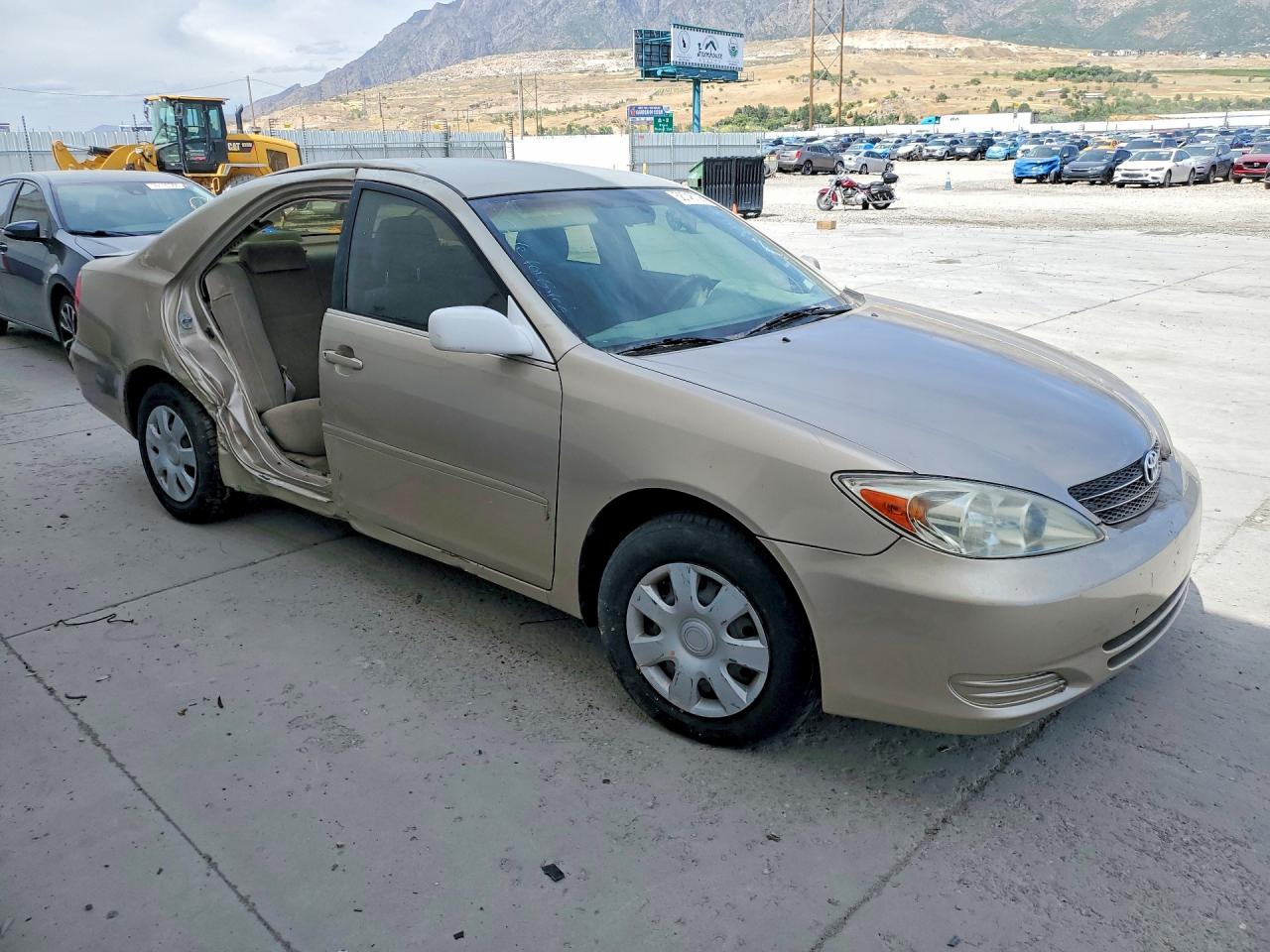 2002 Toyota Corolla Золотой vin: 4T1BE32K52U567015