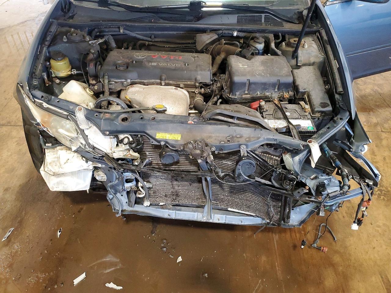 2002 Toyota Camry Le Blue vin: 4T1BE32K52U602183