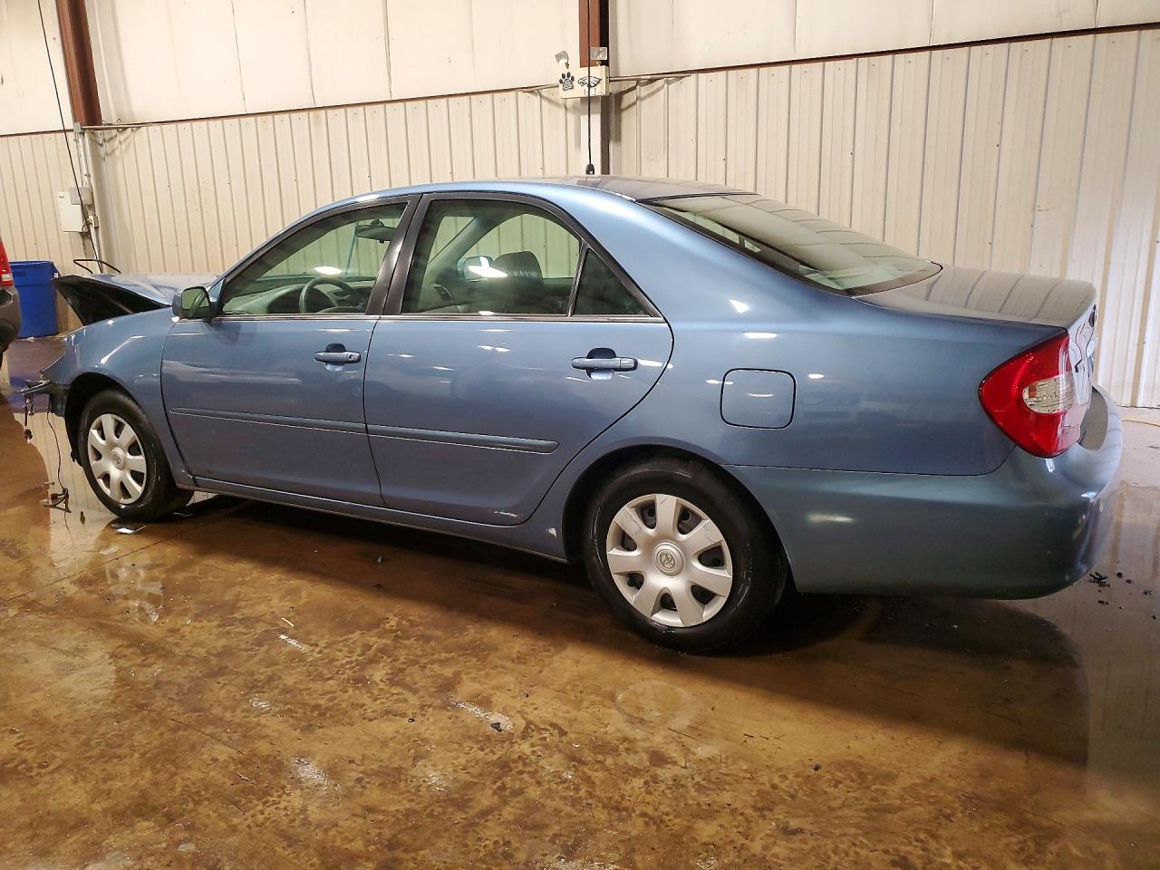 2002 Toyota Camry Le Blue vin: 4T1BE32K52U602183