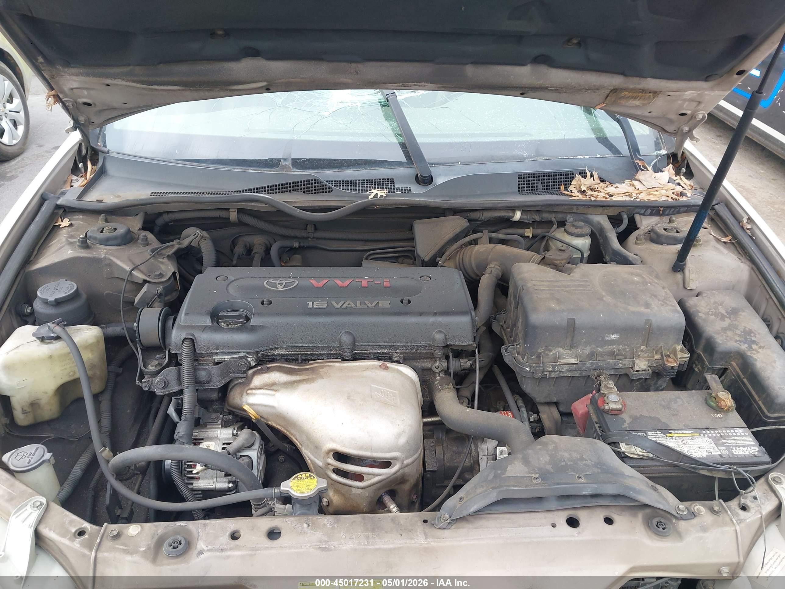 2002 Toyota Camry Le Gold vin: 4T1BE32K52U610493