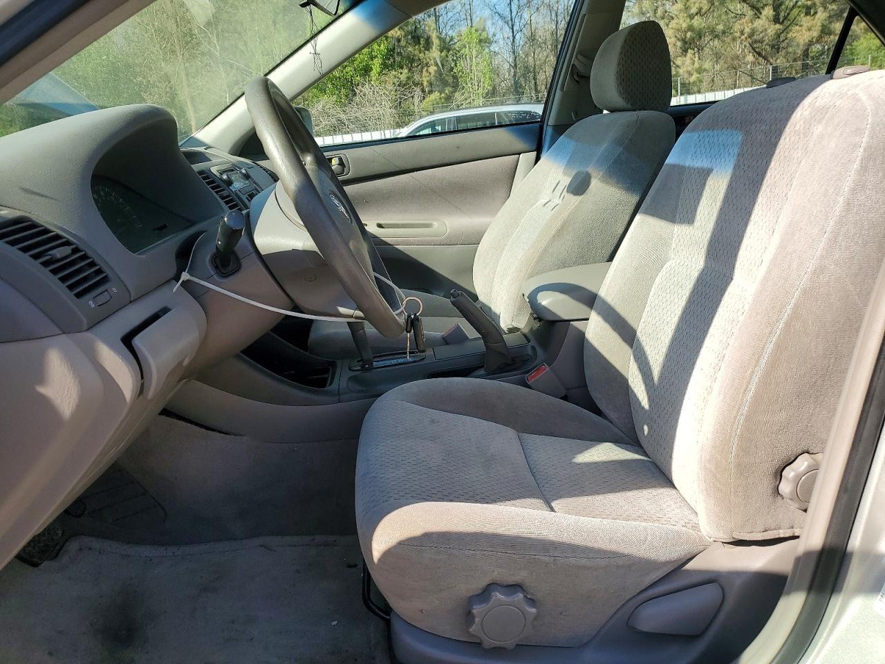 2003 Toyota Camry Le Silver vin: 4T1BE32K53U139334