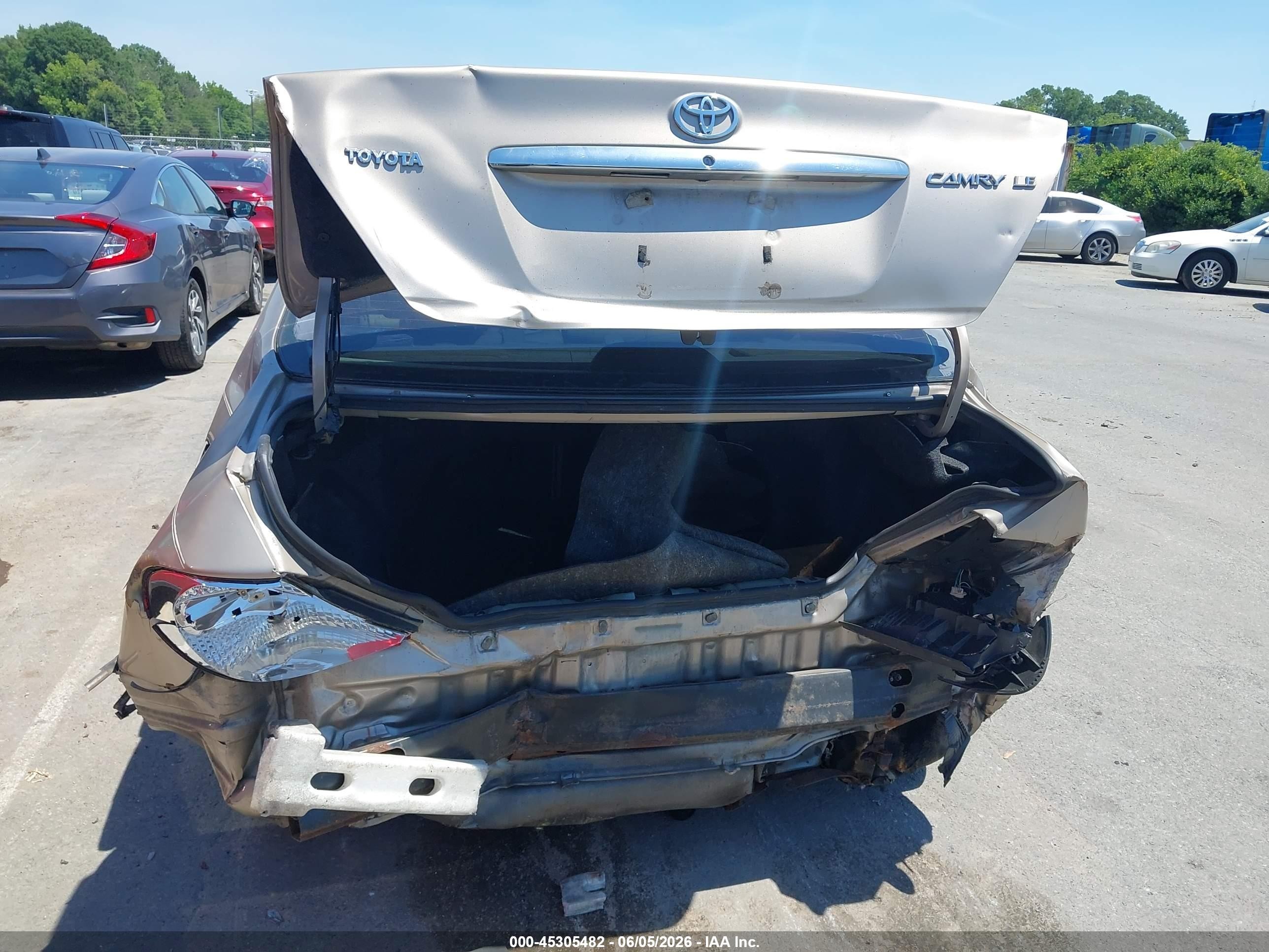 2003 Toyota Camry Le Dark Brown vin: 4T1BE32K53U153329