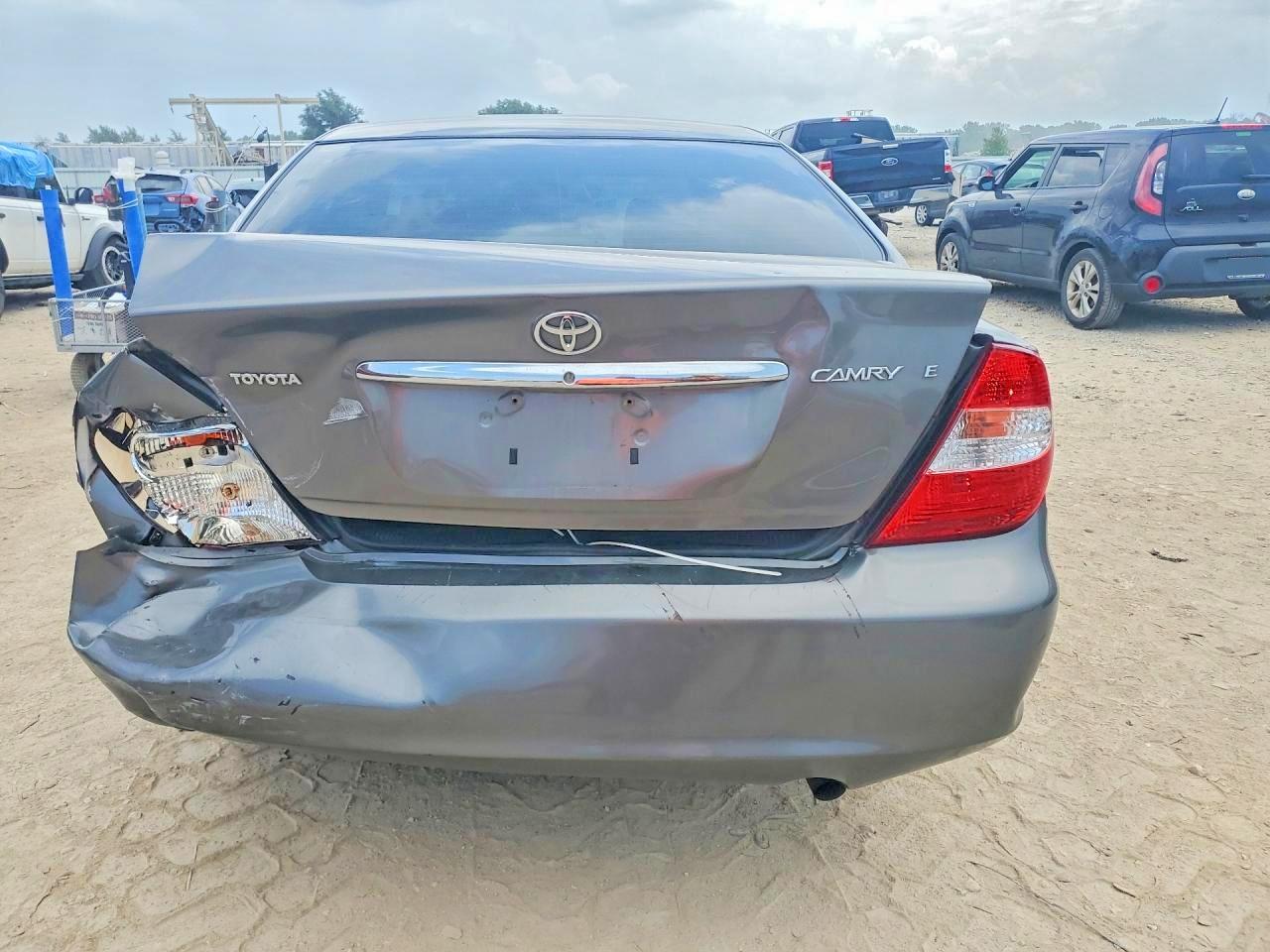 2003 Toyota Camry Le Gray vin: 4T1BE32K53U645617