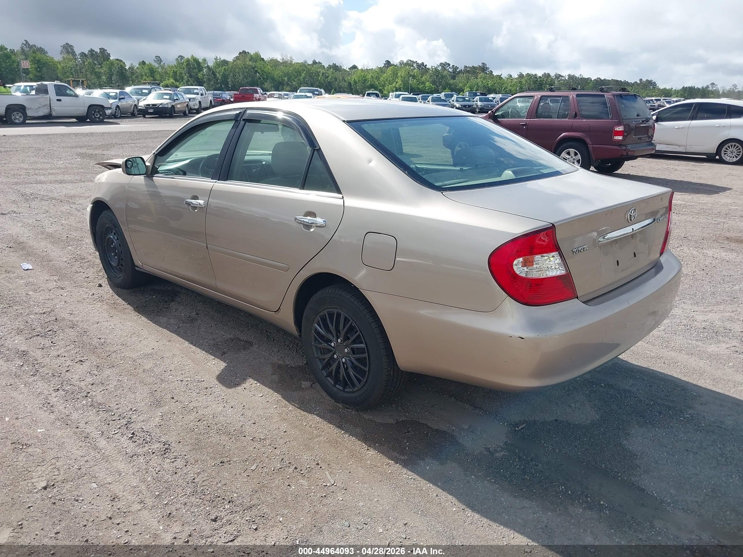 2003 Toyota Camry Le Gold vin: 4T1BE32K53U664541