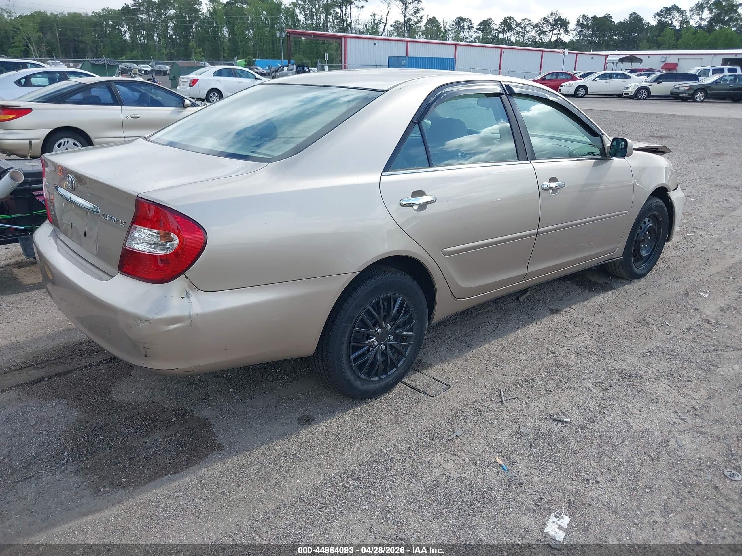2003 Toyota Camry Le Gold vin: 4T1BE32K53U664541