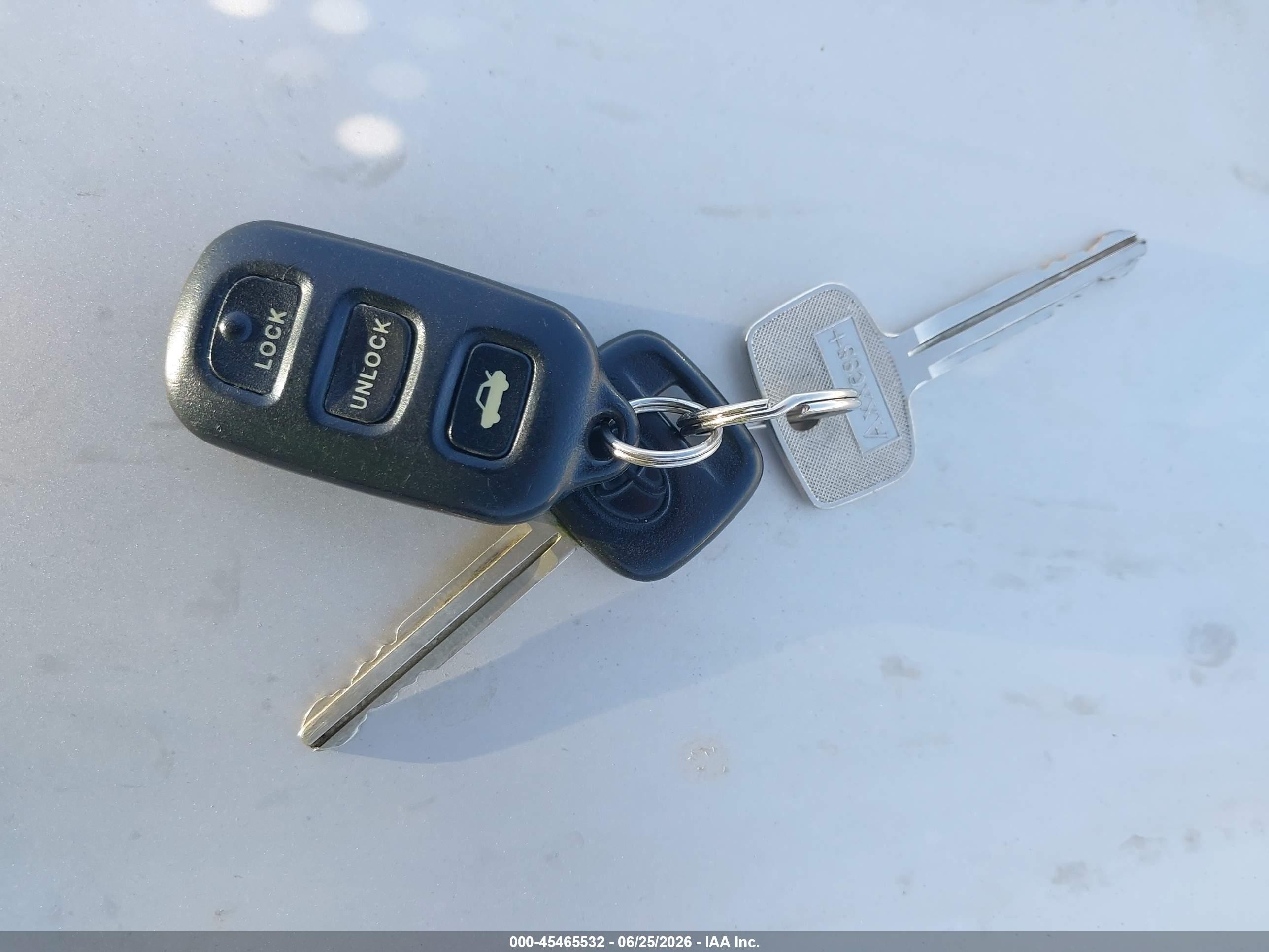 2003 Toyota Camry Le Silver vin: 4T1BE32K53U695398