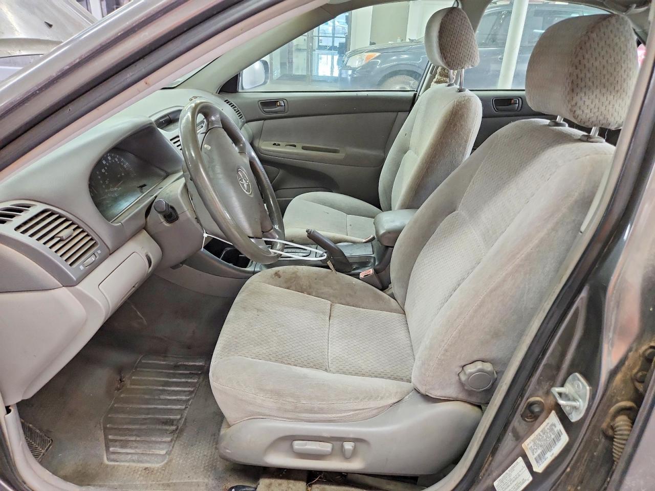 2003 Toyota Camry Le Charcoal vin: 4T1BE32K53U734443