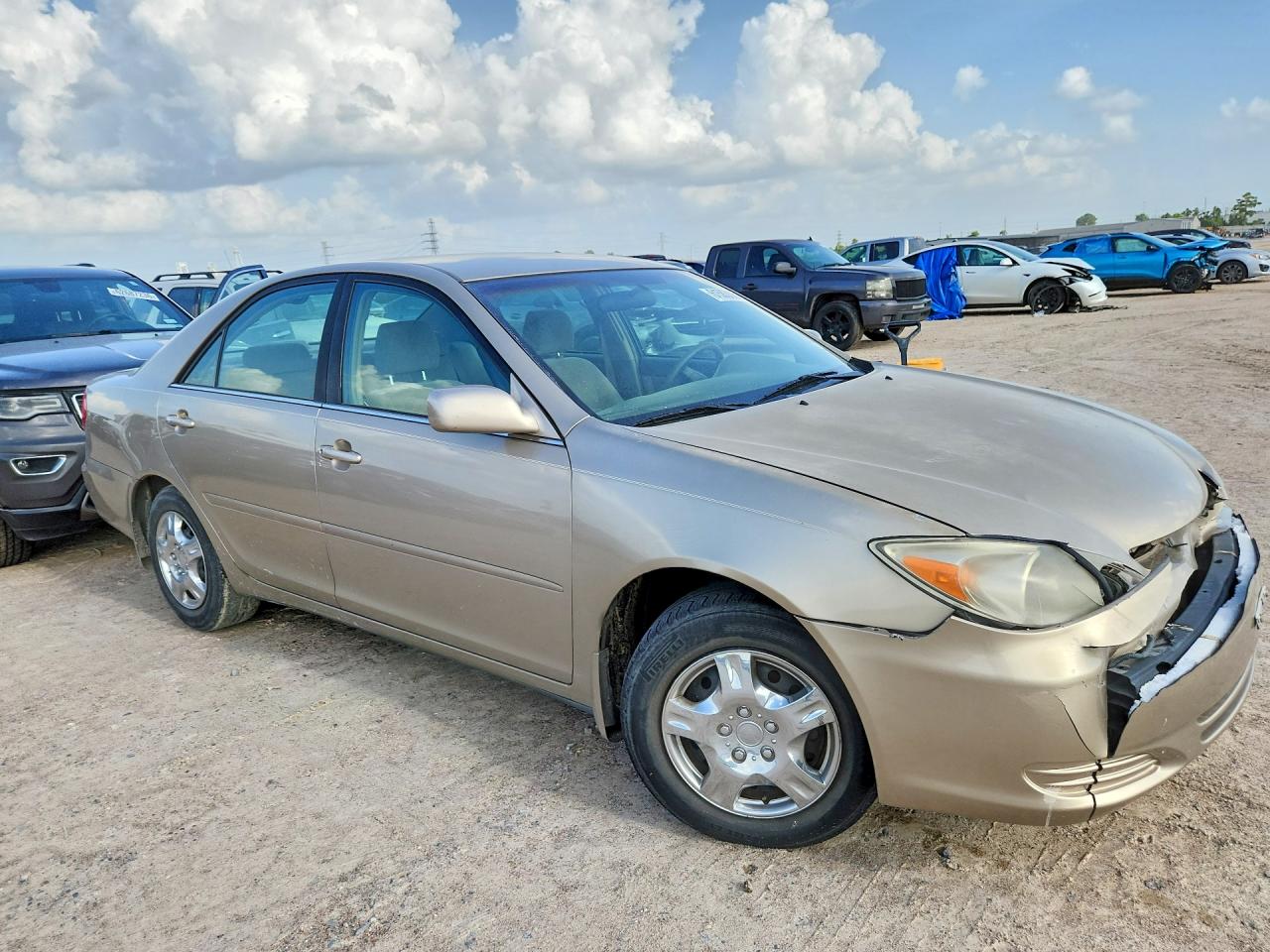 2003 Toyota Camry Le Gold vin: 4T1BE32K53U747564