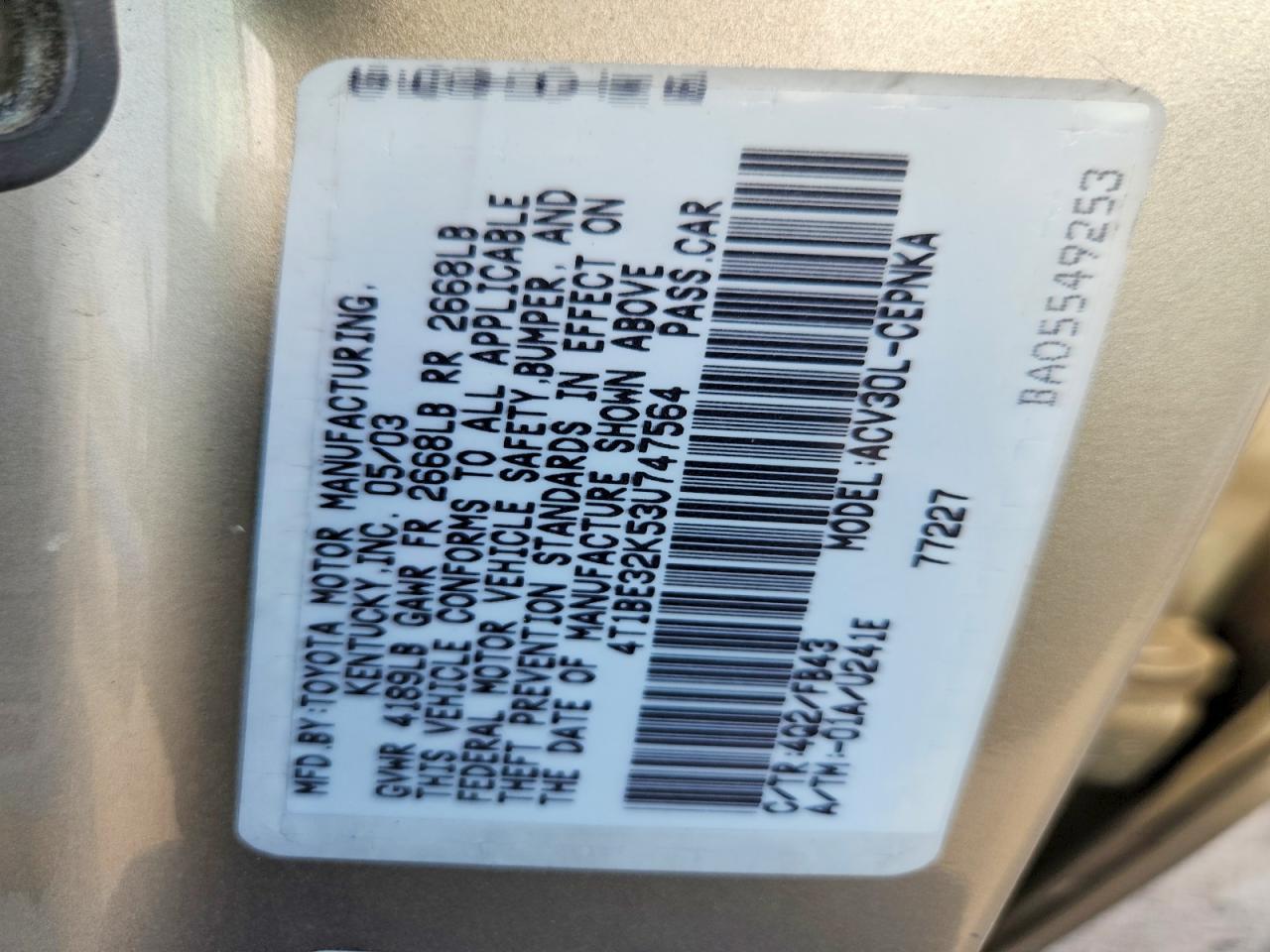 2003 Toyota Camry Le Gold vin: 4T1BE32K53U747564
