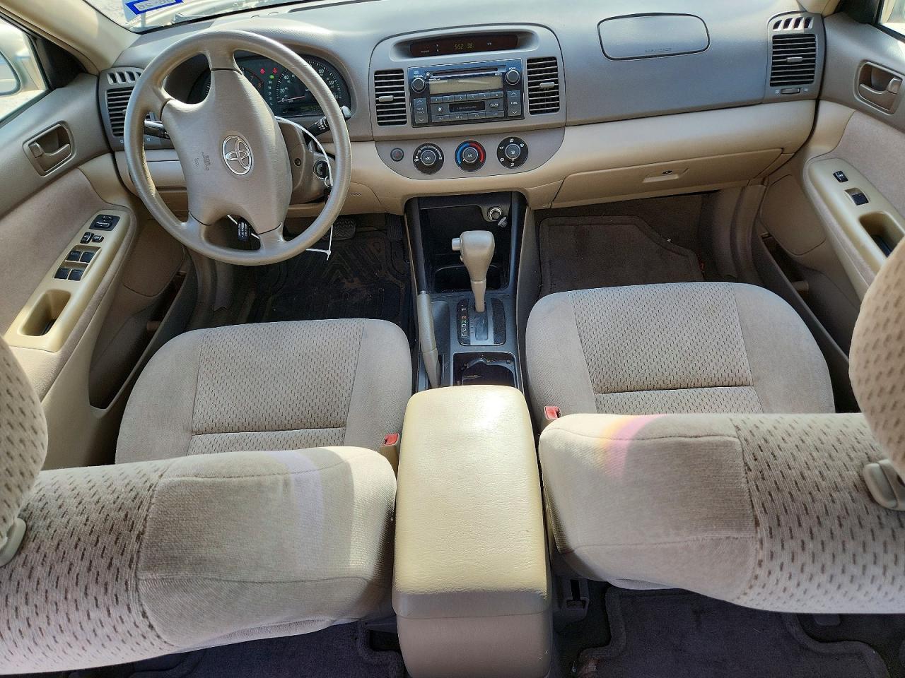 2003 Toyota Camry Le Gold vin: 4T1BE32K53U747564