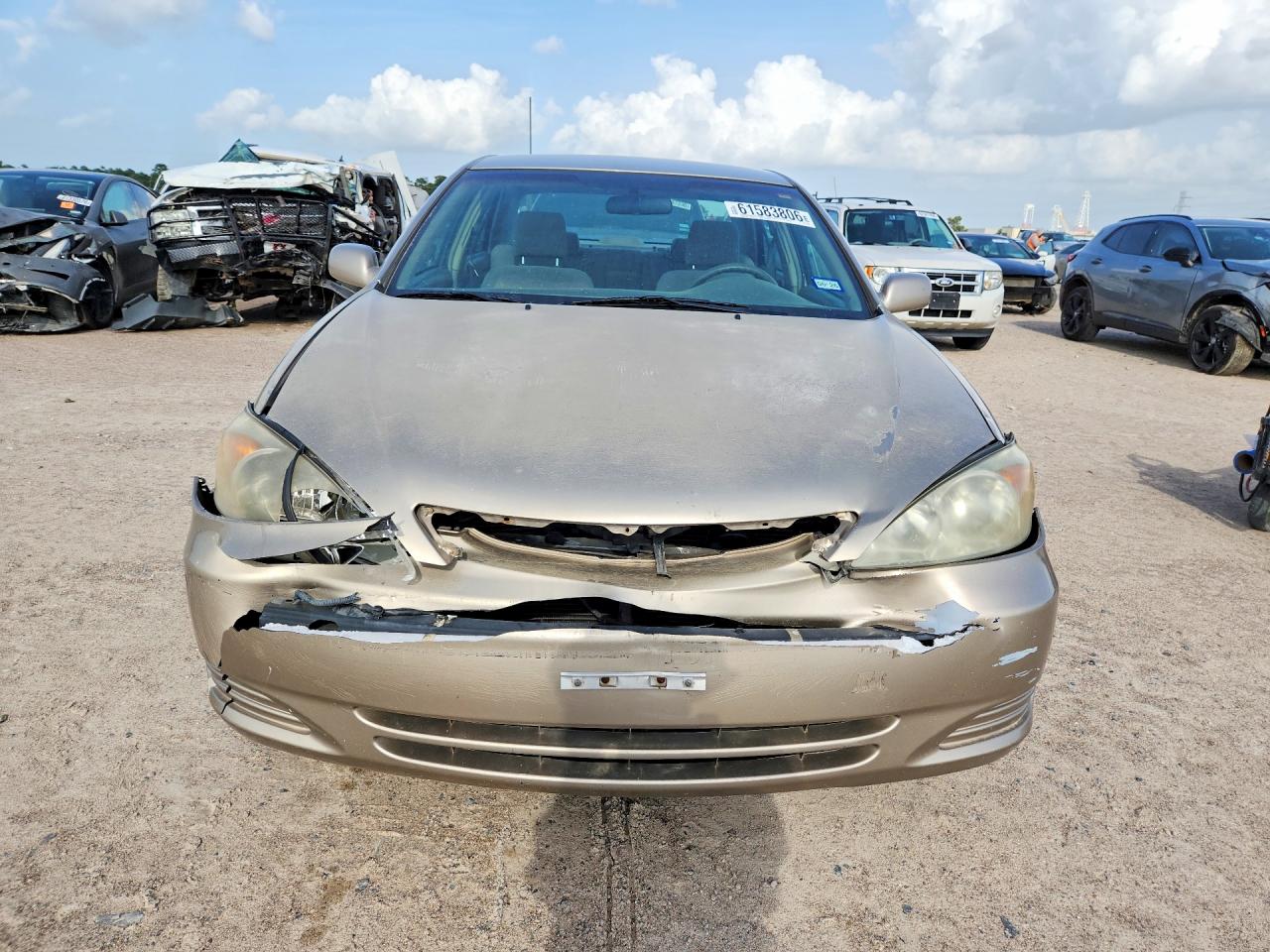 2003 Toyota Camry Le Gold vin: 4T1BE32K53U747564