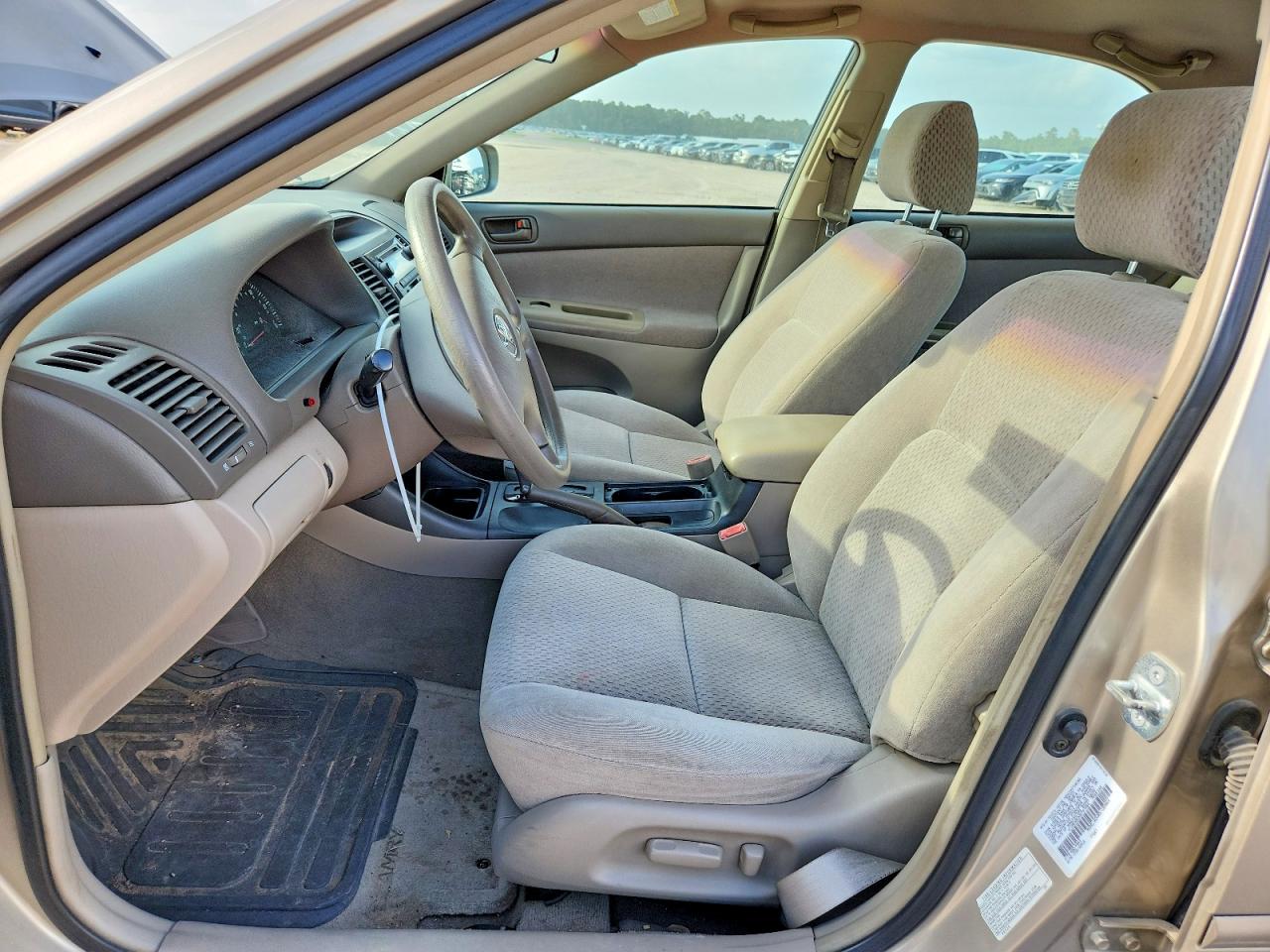 2003 Toyota Camry Le Gold vin: 4T1BE32K53U747564