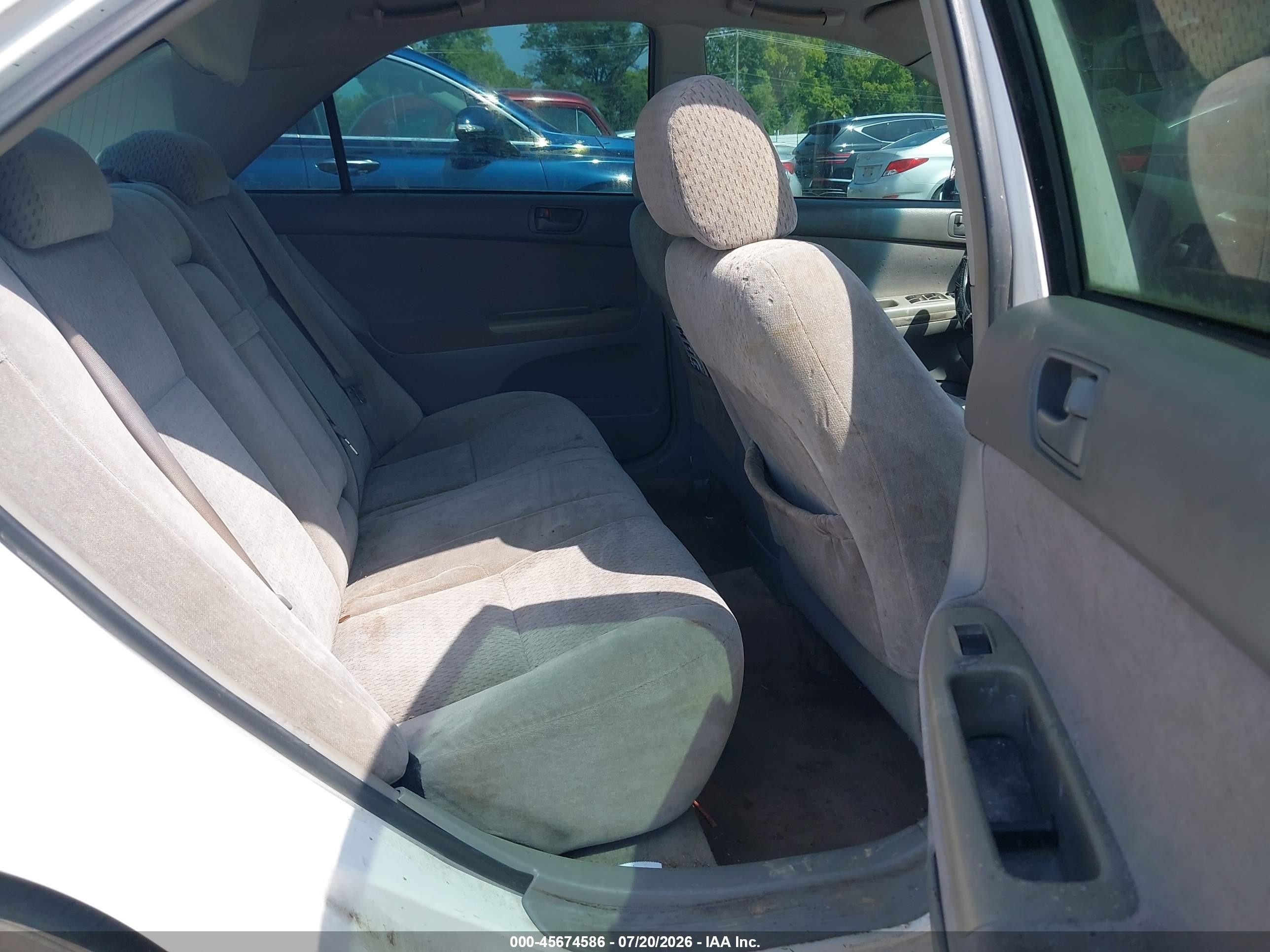 2004 Toyota Camry Le White vin: 4T1BE32K54U279658