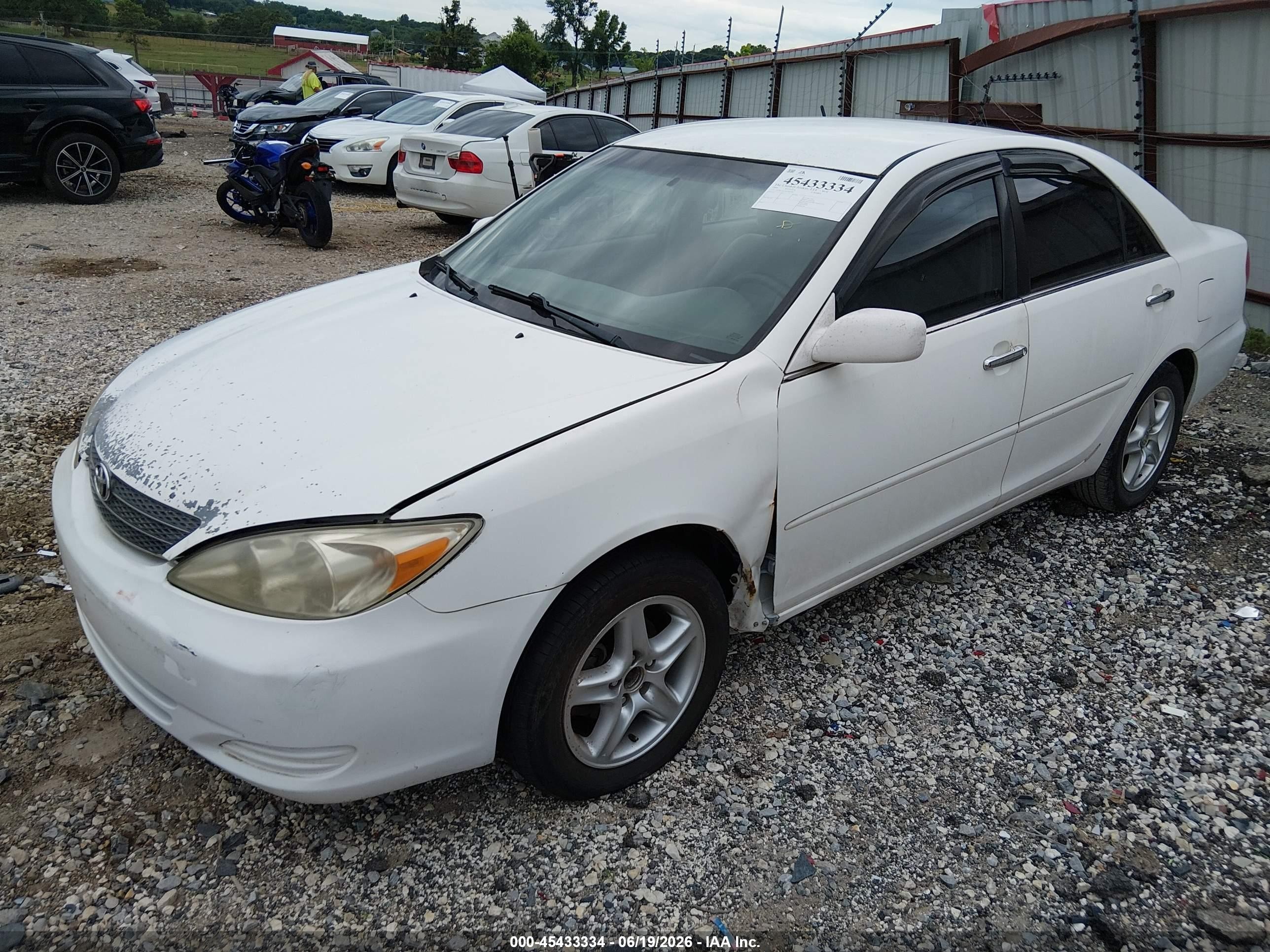2004 Toyota Camry Le White vin: 4T1BE32K54U303702
